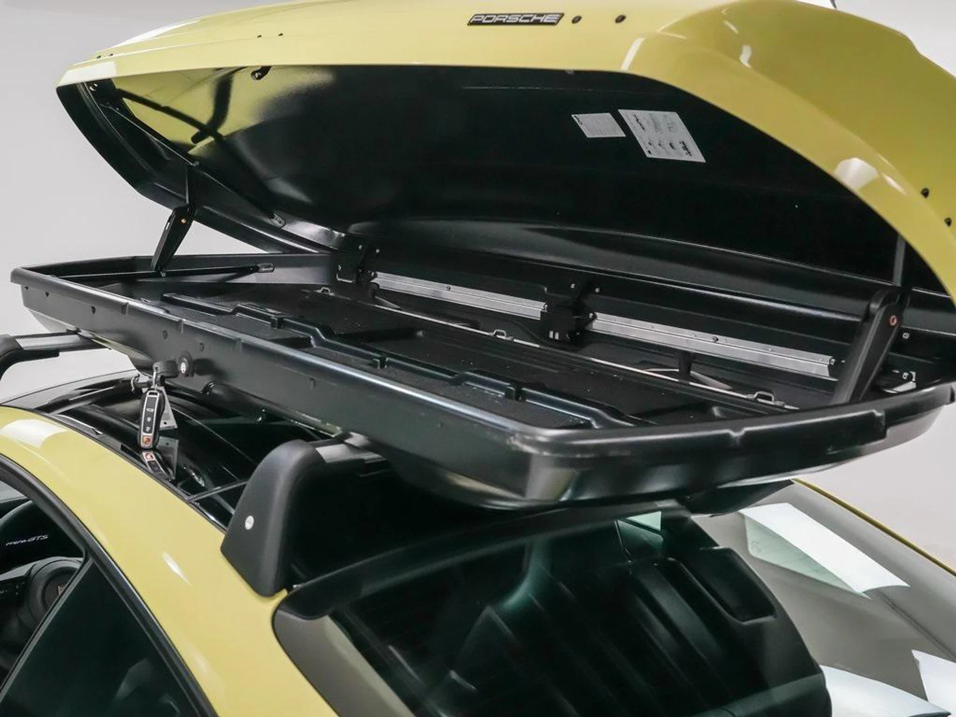 mph012_3458041004_aet_b51_XX_Mdb_Rd_YI_7_XH_Py_T_Aw_PU_7c52aa70cb