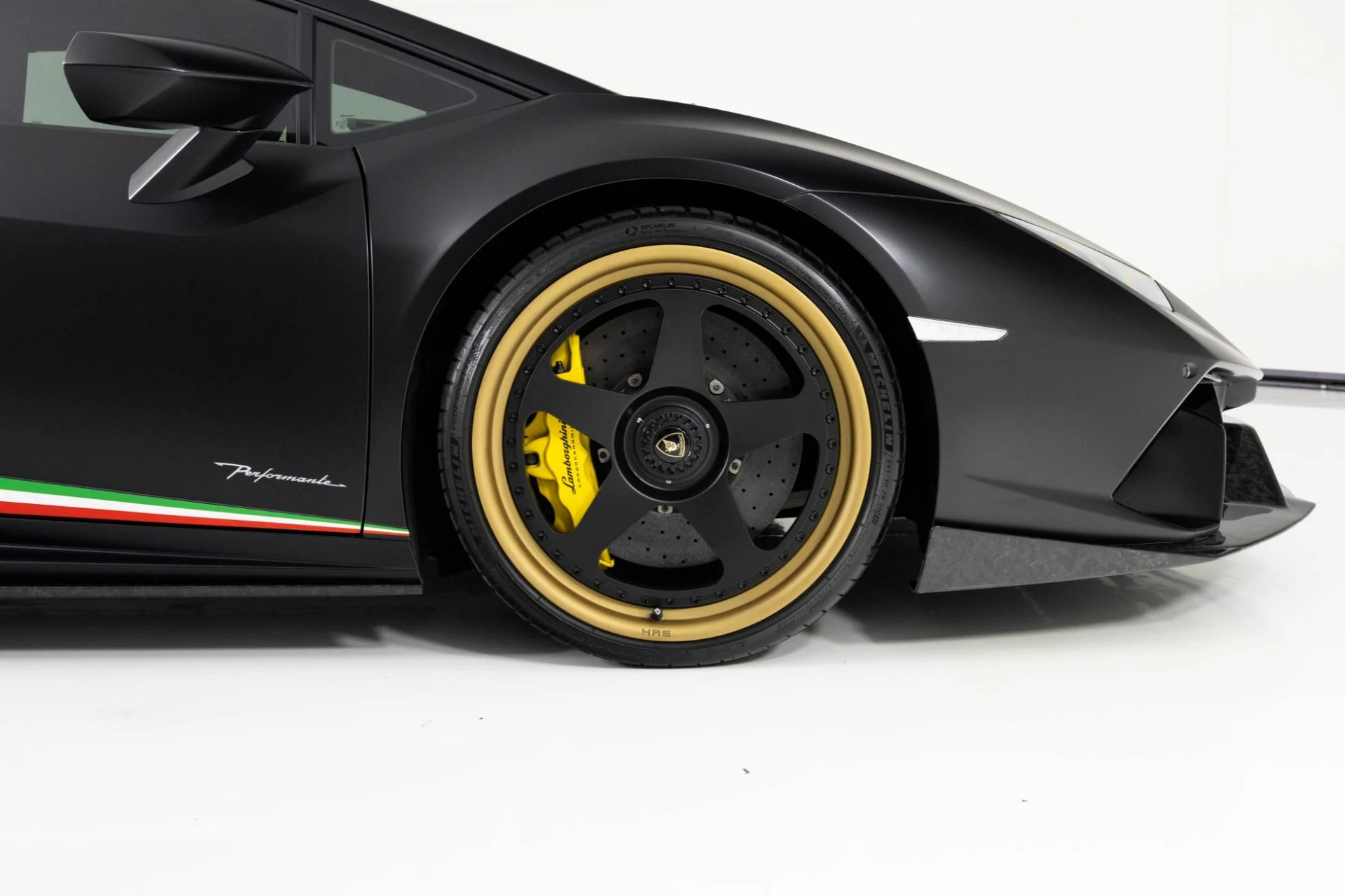 mph012_3460032540_Used_2018_Lamborghini_Huracan_Performante_1762565895_933cd77ea4