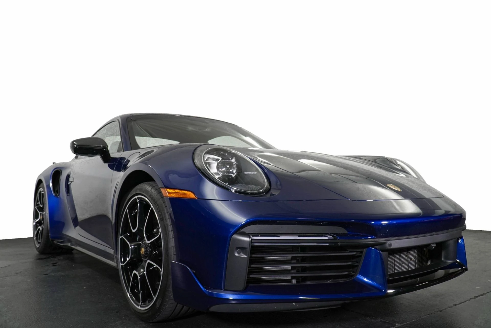 mph012_3461732386_Used_2022_Porsche_911_Turbo_S_1776238471_dce3f2b63f