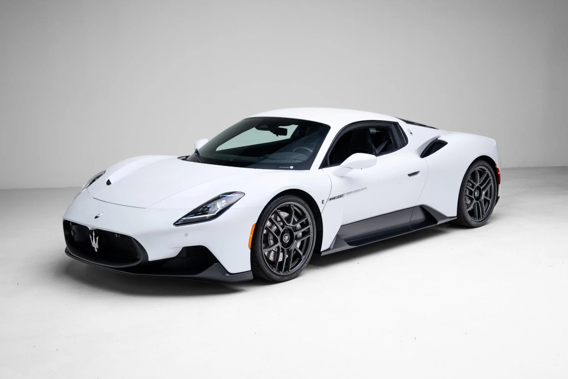 mph012_3472120532_Used_2023_Maserati_MC_20_1771372792_0a5d65d753