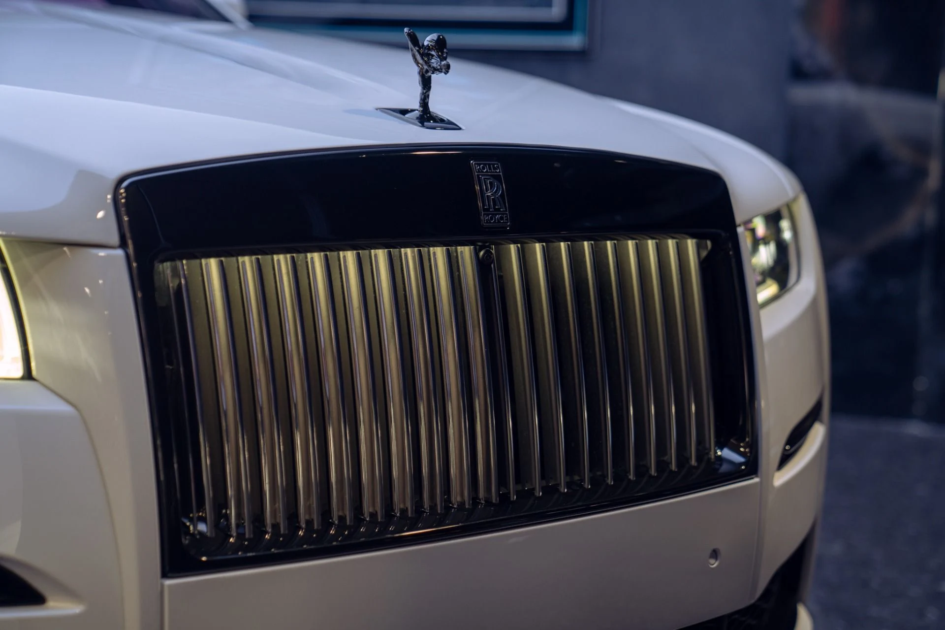 mph012_3475826077_Used_2022_Rolls_Royce_Black_Badge_Ghost_Rear_Theater_and_Trays_Full_Carbon_Interior_Package_1790797785_344f8fed33