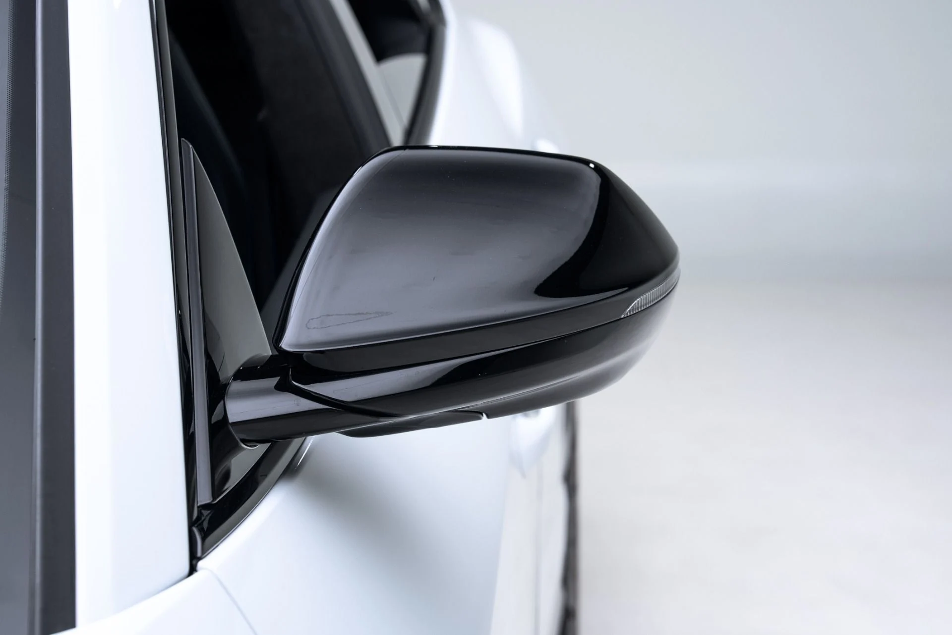 mph012_3490137059_Used_2024_Lamborghini_Urus_S_1774974370_d5bf6277d2