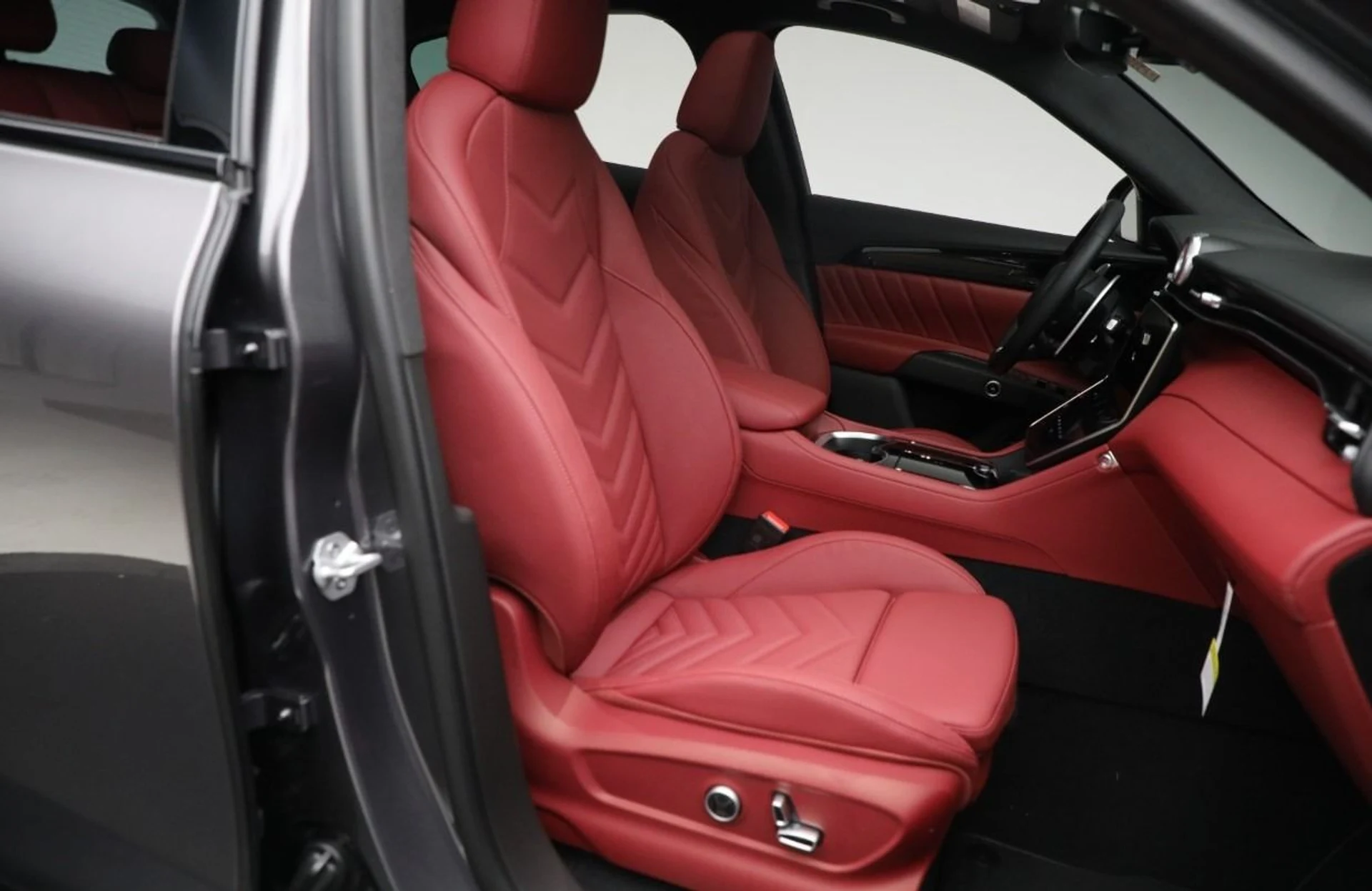 mph012_3490907074_New_2025_Maserati_Grecale_Modena_4bbb12ee57