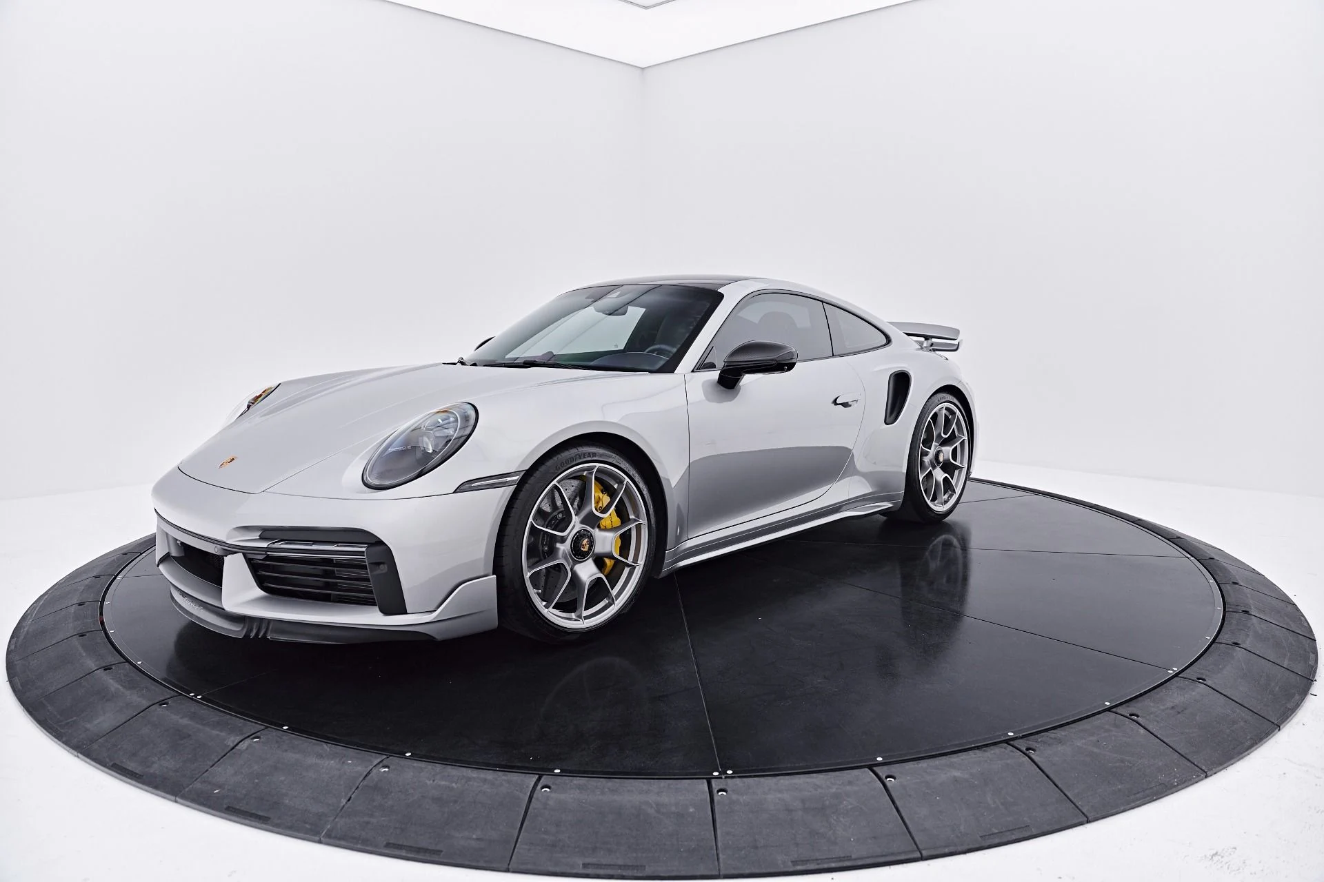 mph012_3491623246_Used_2025_Porsche_911_Turbo_S_1785539122_dc8864a917