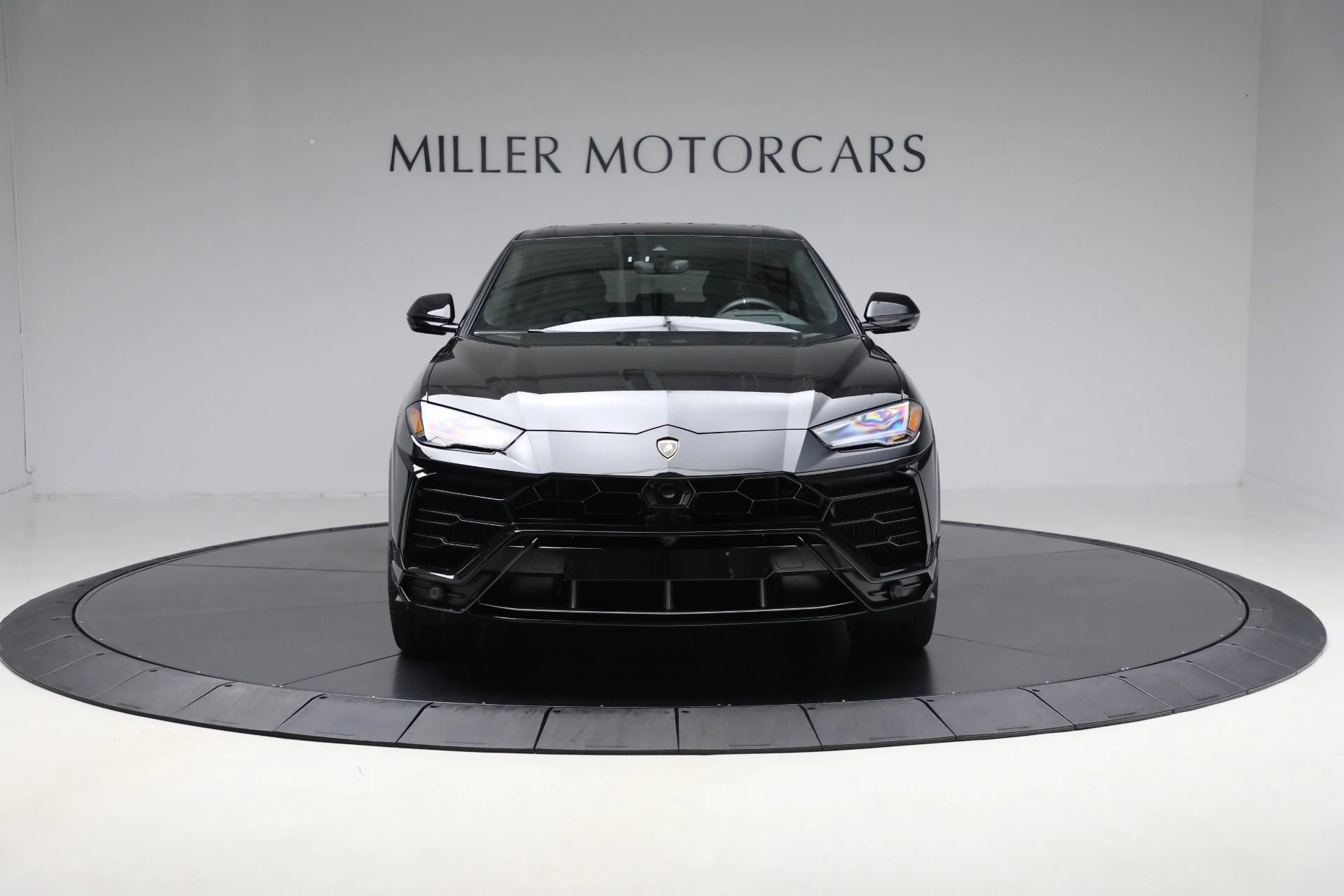 mph012_3496775568_Used_2022_Lamborghini_Urus_1761597990_87988b551c