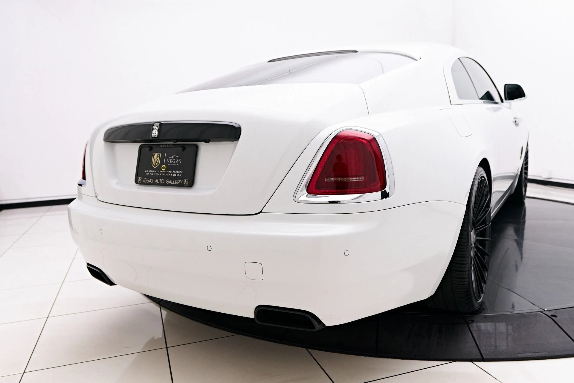 mph012_350005563_Used_2018_Rolls_Royce_Wraith_Base_1758573619_ad4fe5fc24
