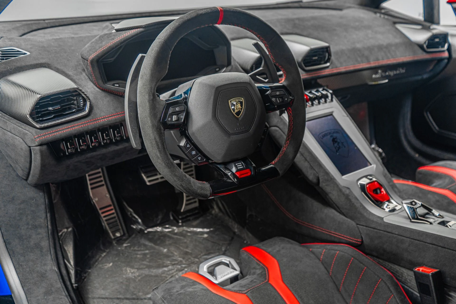 mph012_3501390407_Used_2024_Lamborghini_Huracan_STJ_1757002928_848e559564