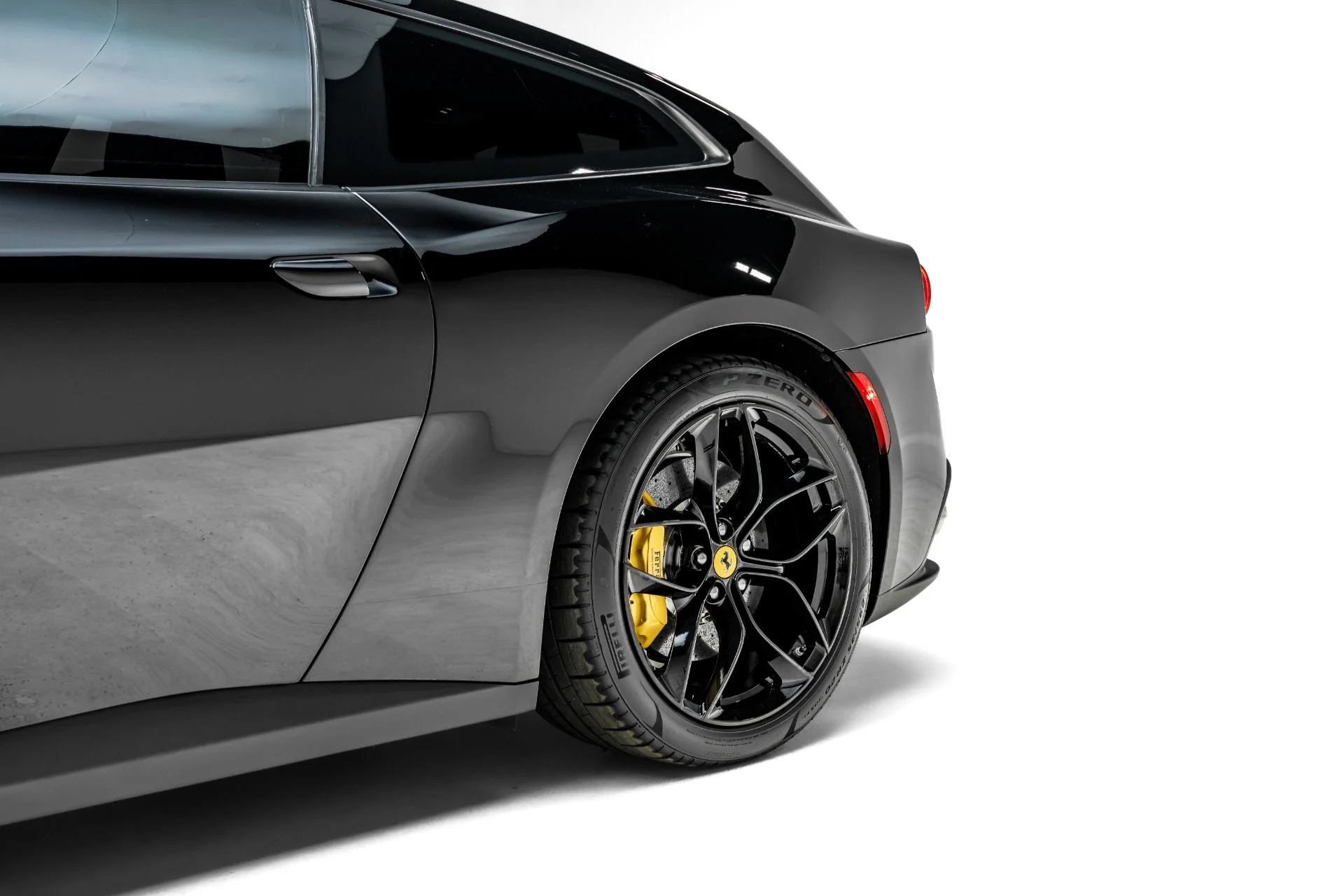 mph012_3503302203_Used_2018_Ferrari_GTC_4_Lusso_T_1783036197_9cd7b46702