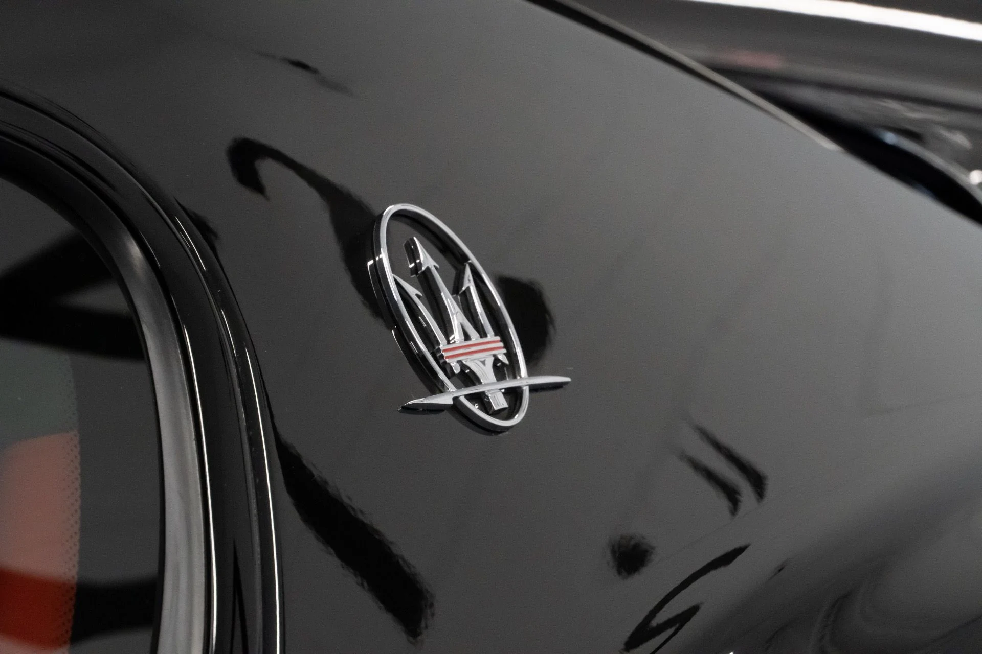 mph012_3511053798_Used_2012_Maserati_Gran_Turismo_MC_1692739987_ae9d10cc2f