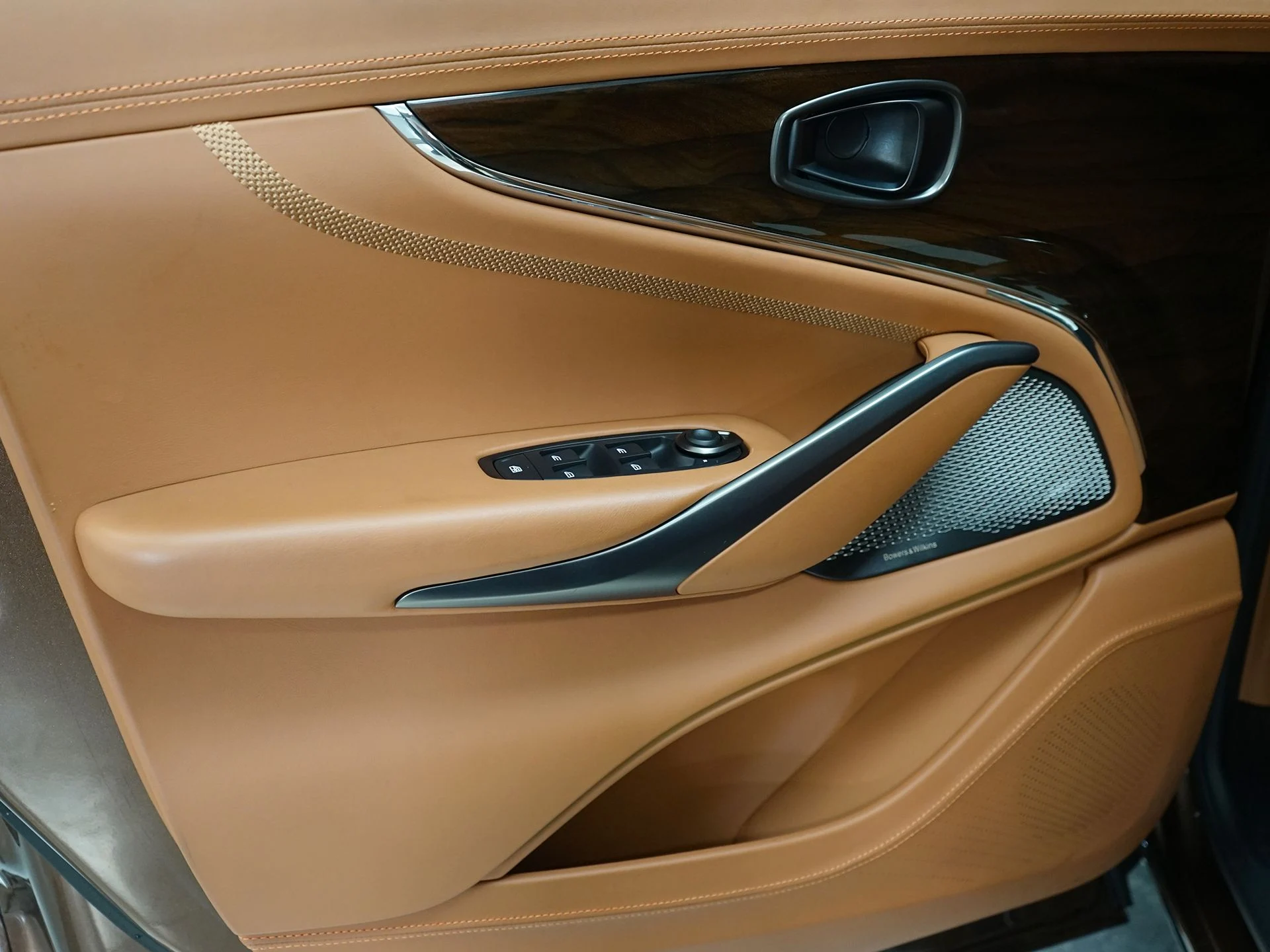 mph012_3521169932_7cd029b4df92797f6121ecf1d293d4f1x_45d49d4025