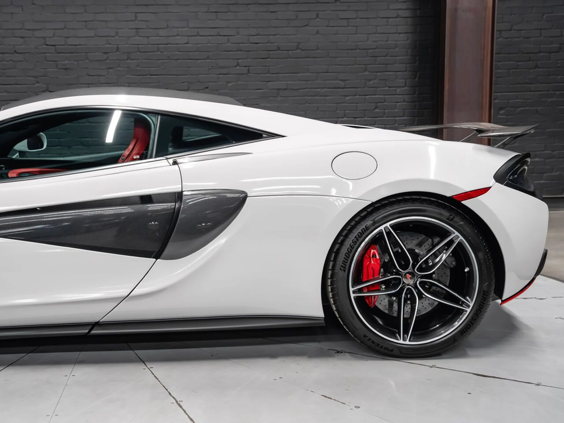mph012_3521375958_mclaren_570s_2017_19e091af14