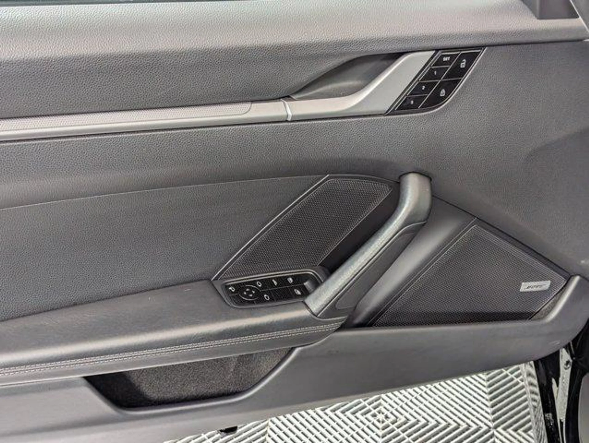 mph012_3522764833_C19_V63_XVS_bi_L4_A_Ly_RWVSD_6_BDQ_4100c244a2