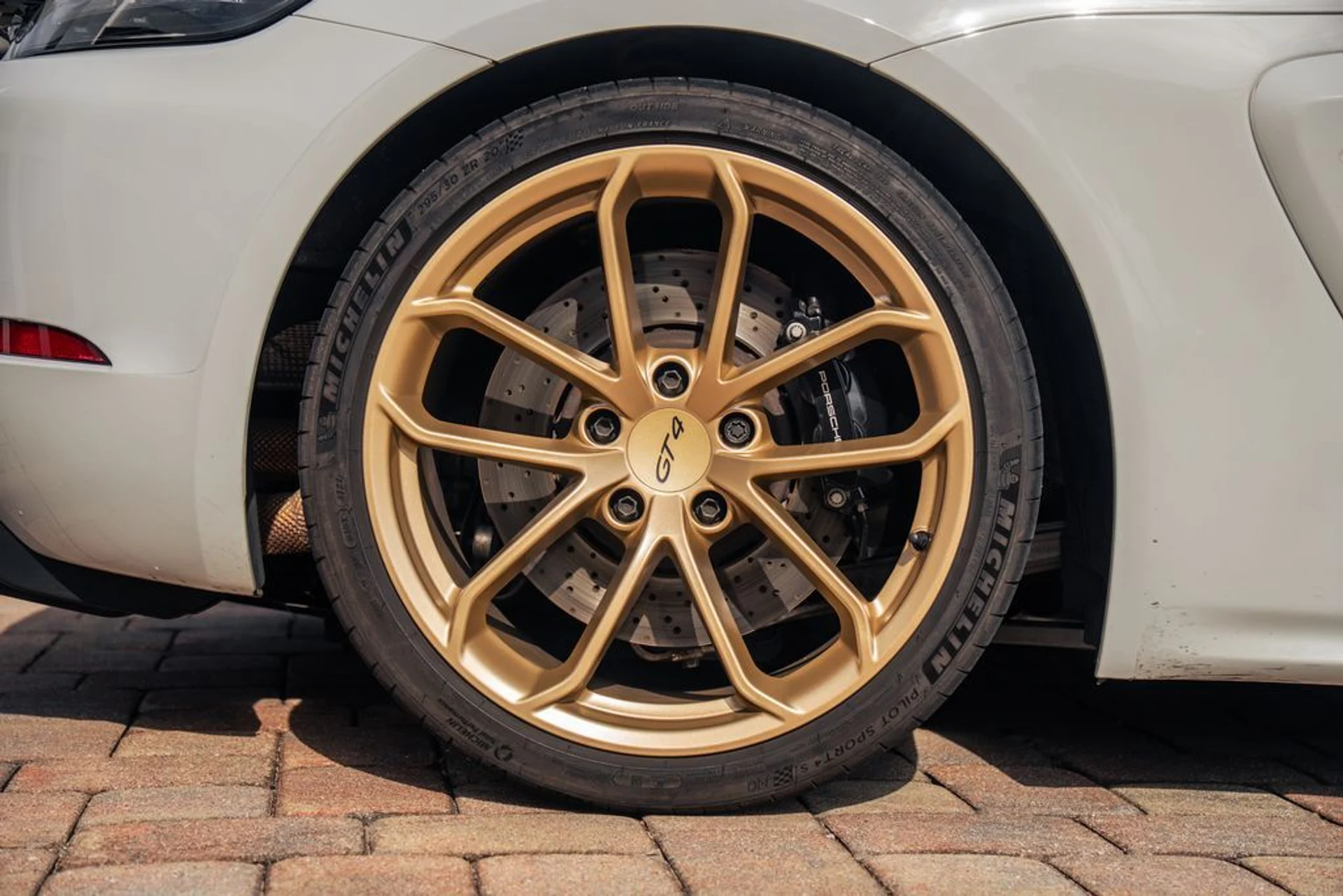 mph012_3525142654_86e8634c5f96afd97ef8c0bbfa93a2bax_0a61266871