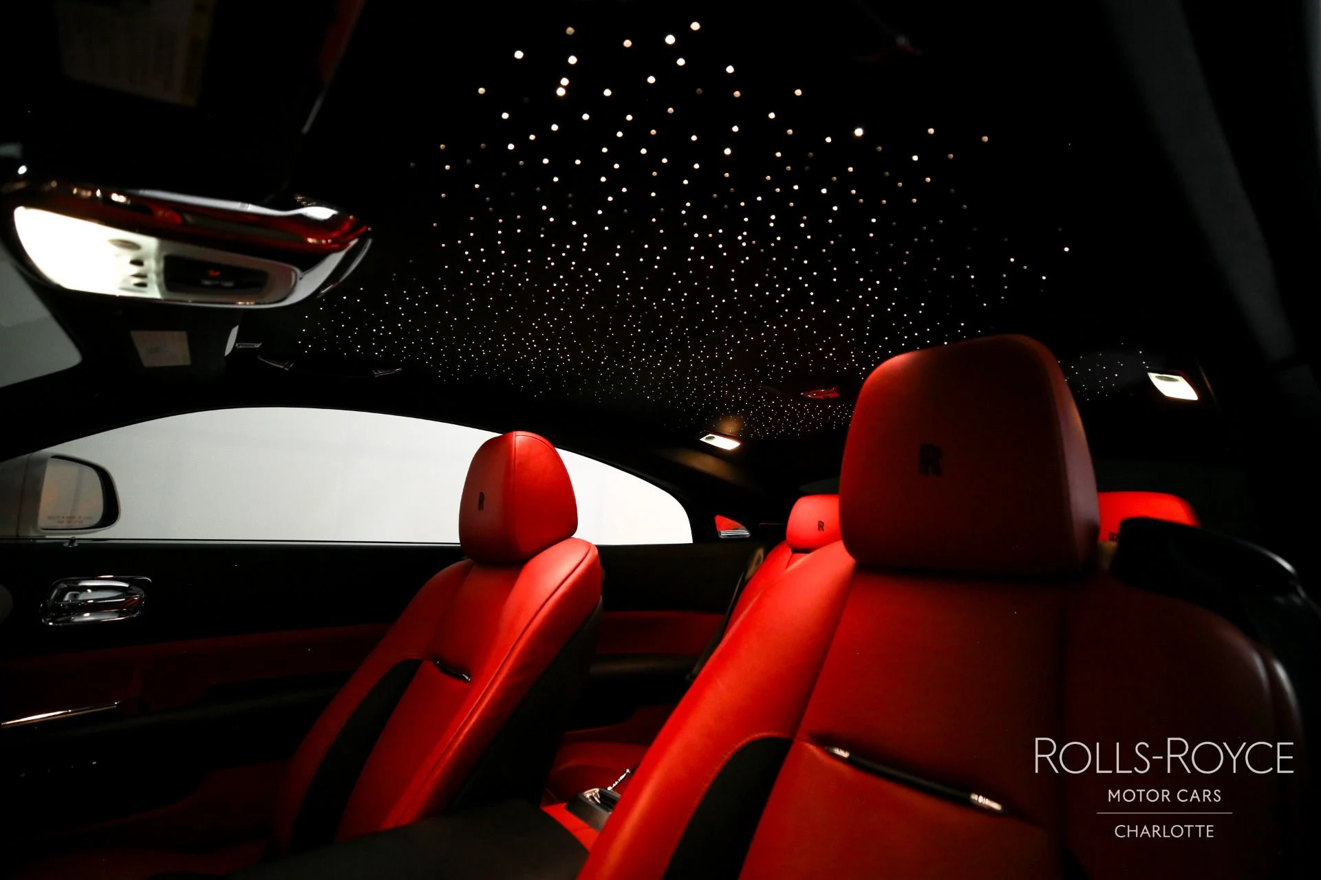 mph012_3537886089_Used_2019_Rolls_Royce_Wraith_1701539384_70493bdb1f