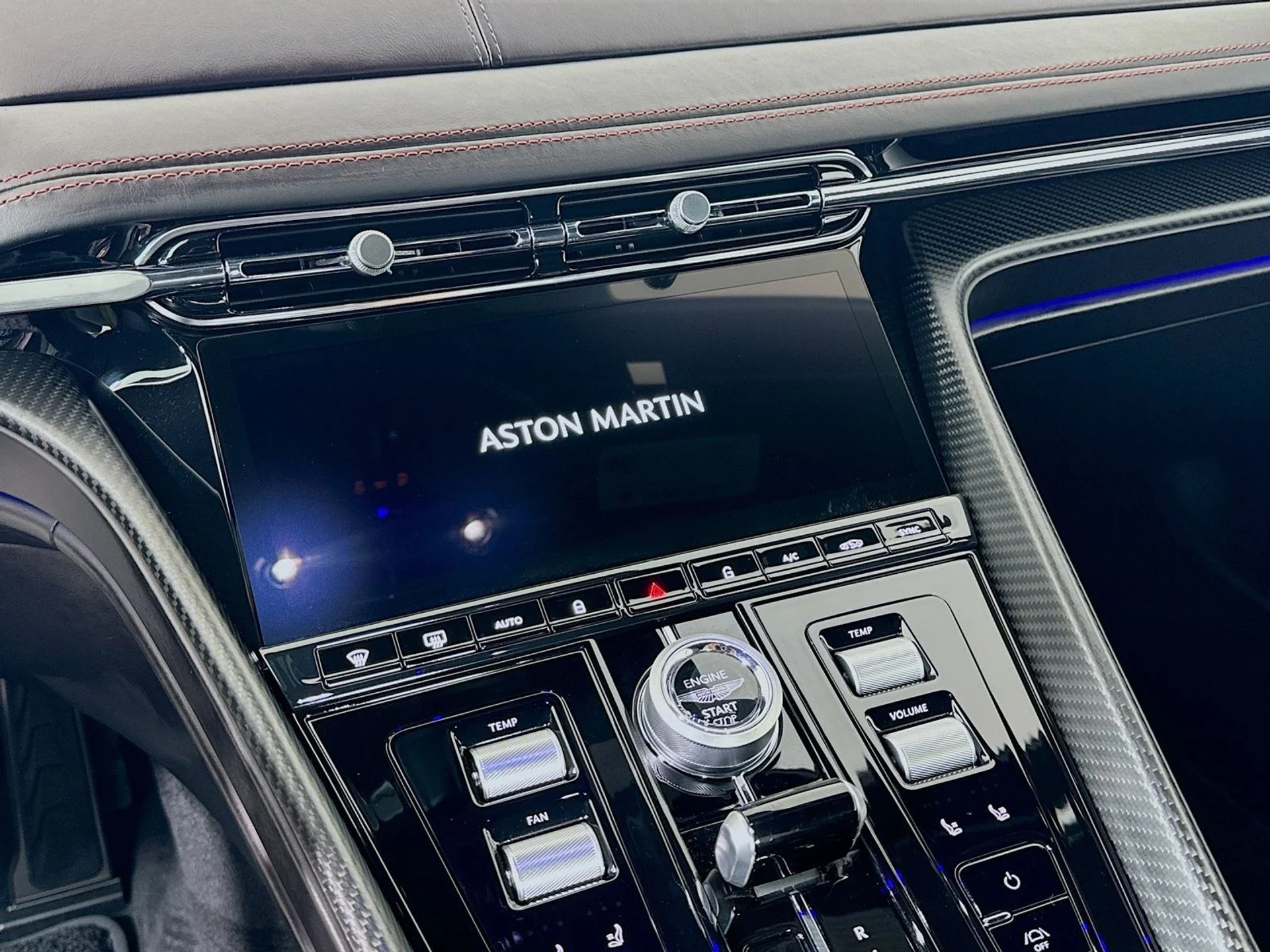 mph012_3540119306_7407caa8cf5471f3bfe2b752d7f5bd6ax_f9960613ef