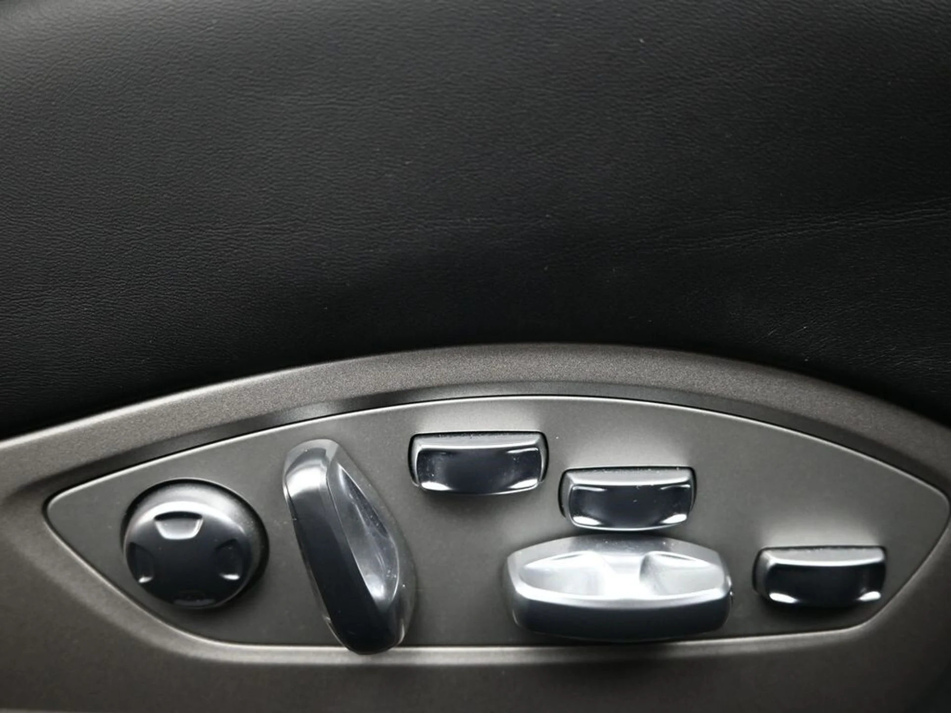 mph012_3550432375_48f839d8490f844edf8a689053d8400bx_fc89f65065