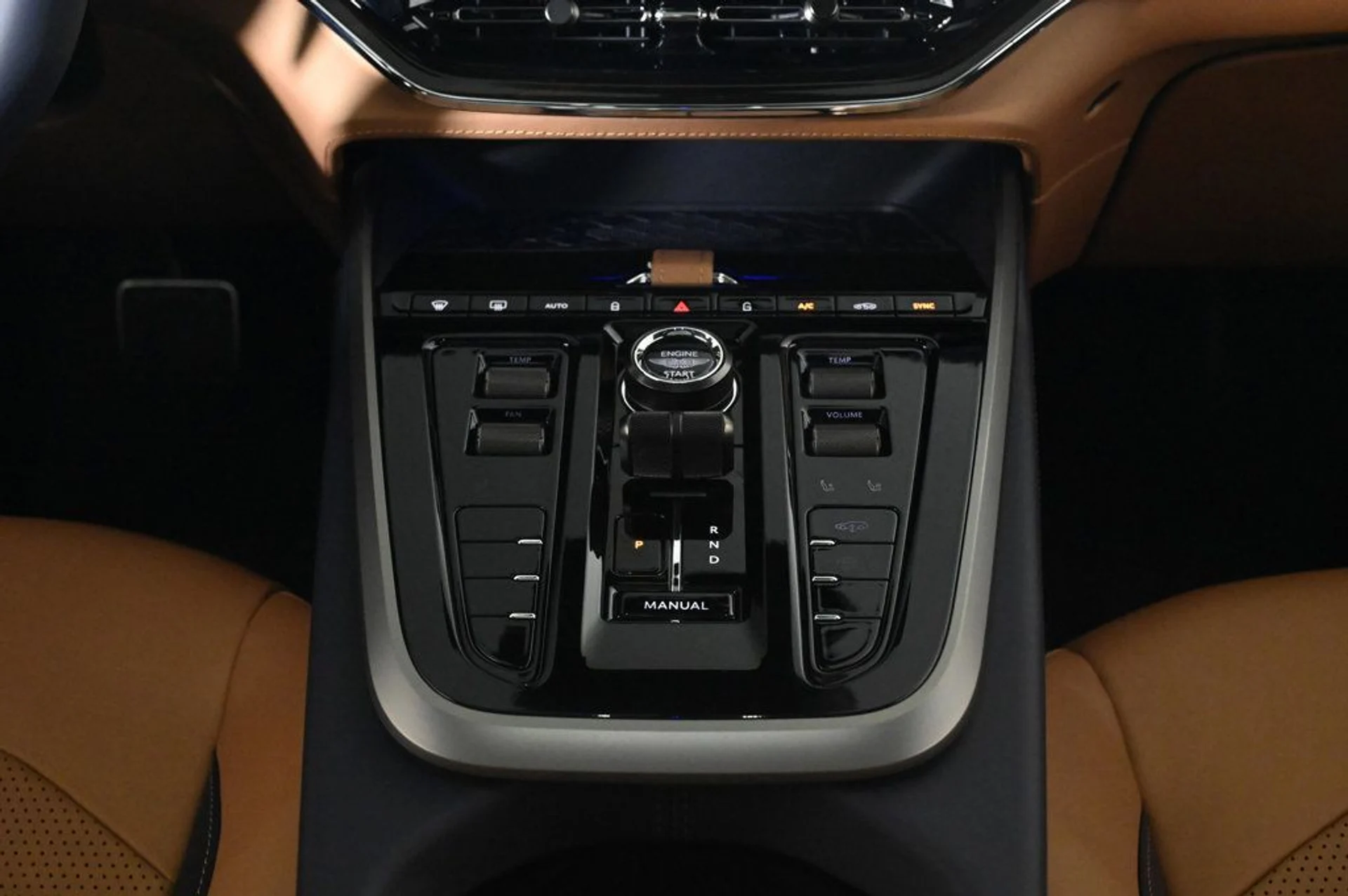 mph012_3551208595_new_2026_aston_martin_dbx_707awd_11350_22956758_13_1024_a6e63f7234