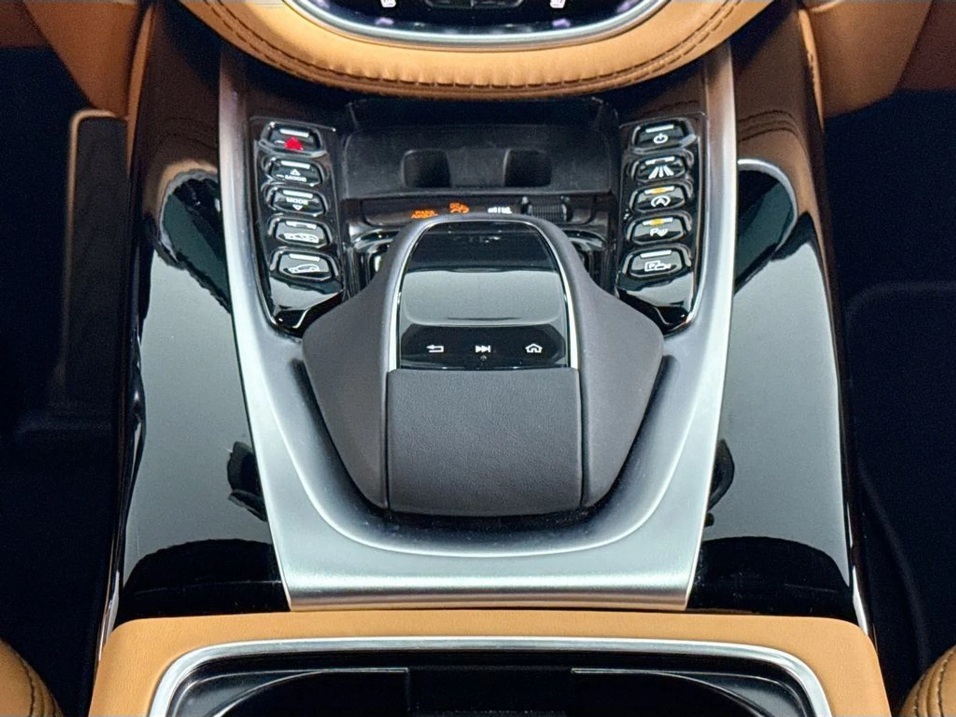 mph012_3560032168_used_2023_aston_martin_dbx_550_11350_23049541_13_1024_8bc4f7b398
