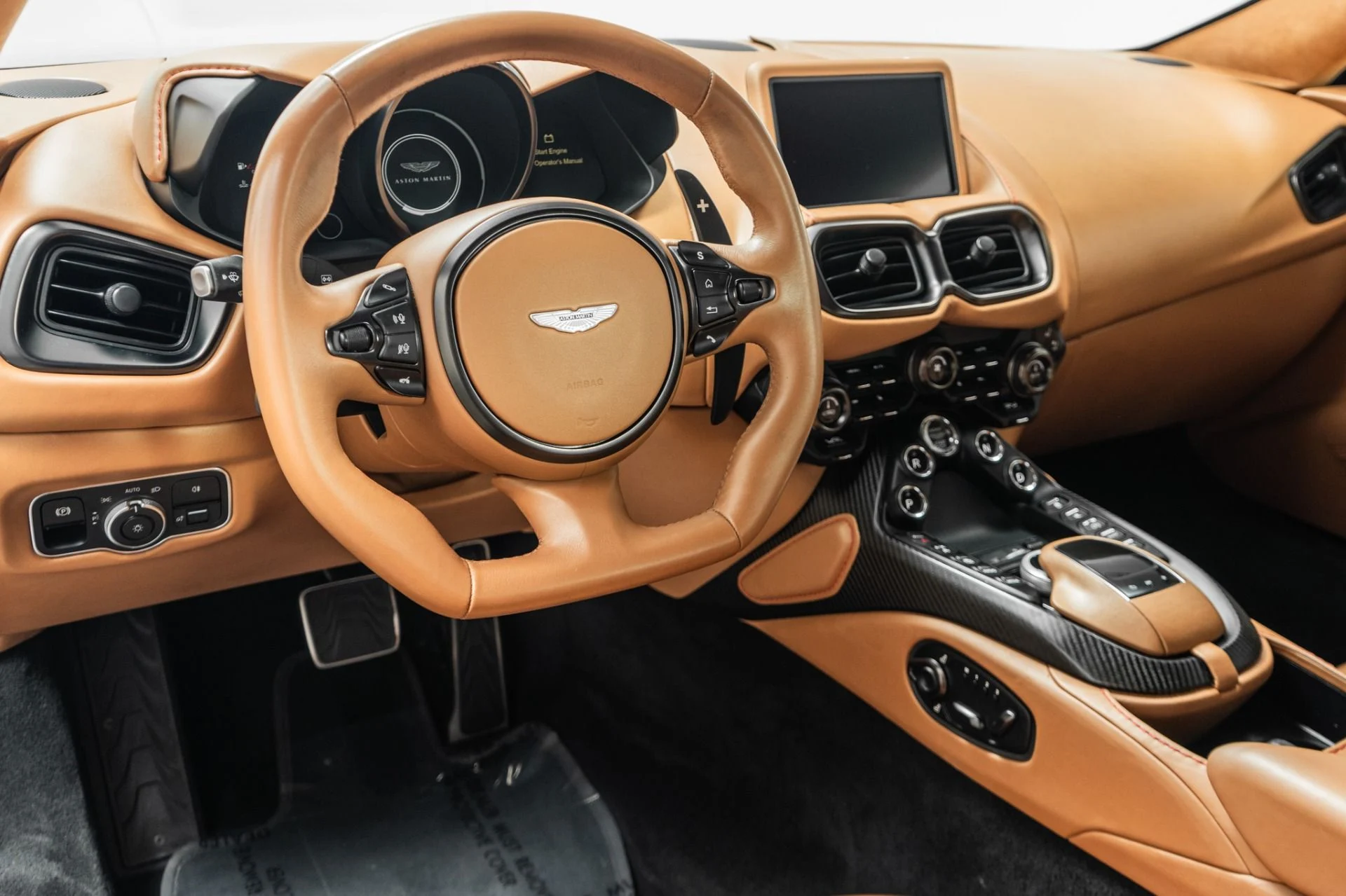 mph012_356114393_Used_2023_Aston_Martin_Vantage_V8_Diamond_Turned_Wheels_Black_Packs_Contrast_Stitching_1783518748_9b97e1931c