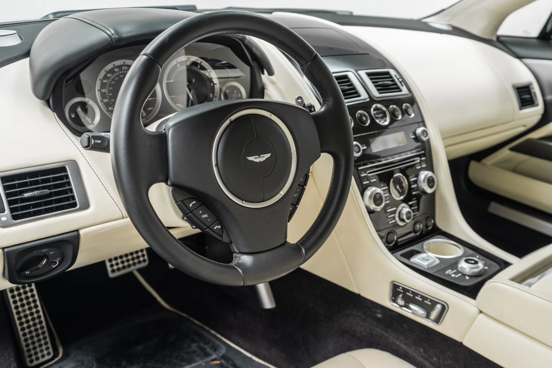 mph012_3562625610_Used_2012_Aston_Martin_Rapide_V12_power_High_Contrast_Color_Combination_1781621426_8aa10f2826