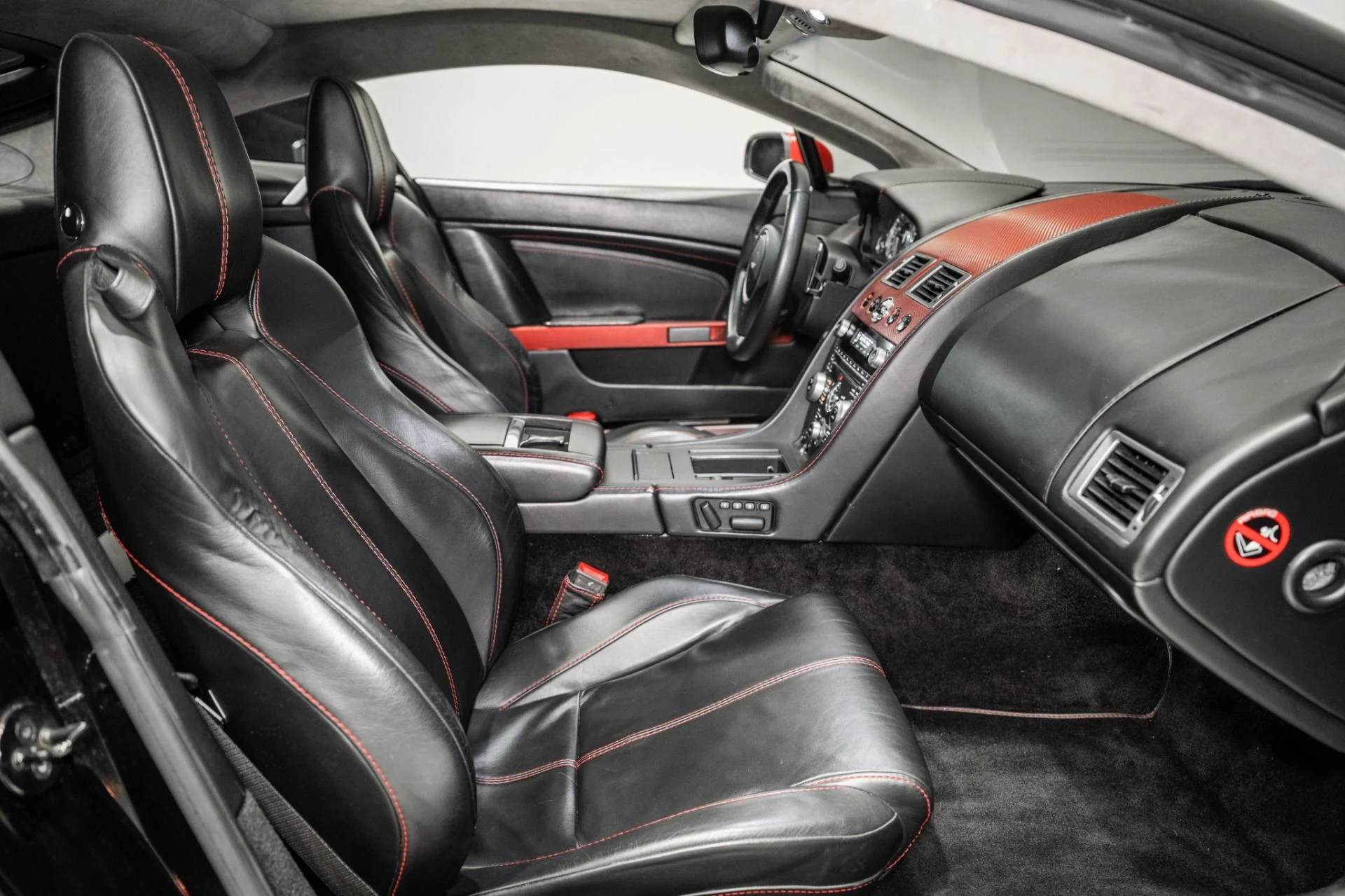 mph012_3566622466_Used_2009_Aston_Martin_V8_Vantage_1772034364_3984f207fa