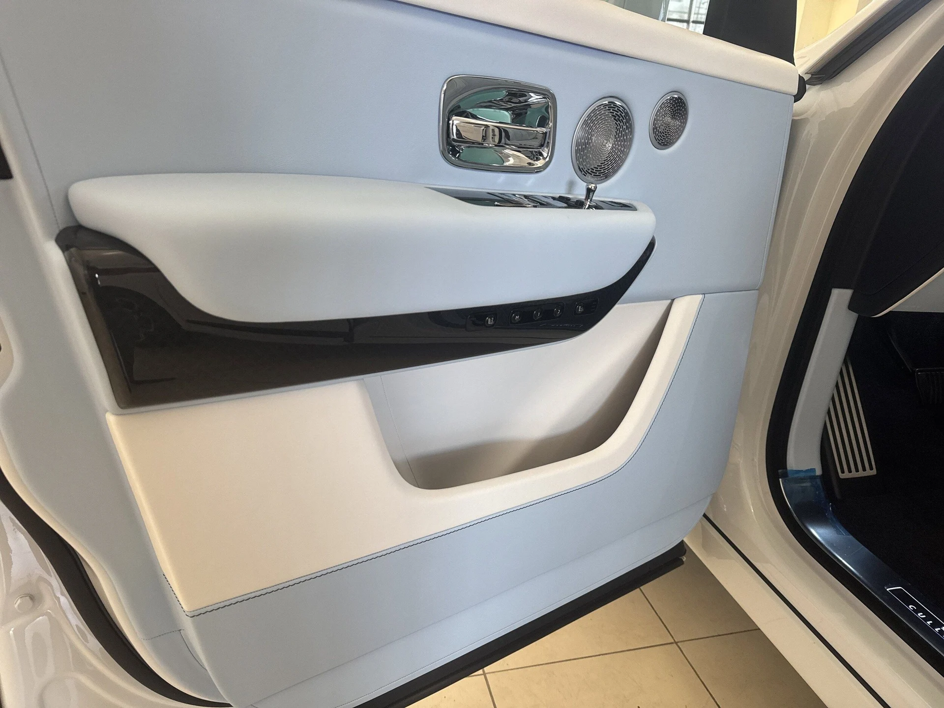 mph012_3569915090_12c42622ddae1005c6b5607186dc7f11x_26ff245a5a