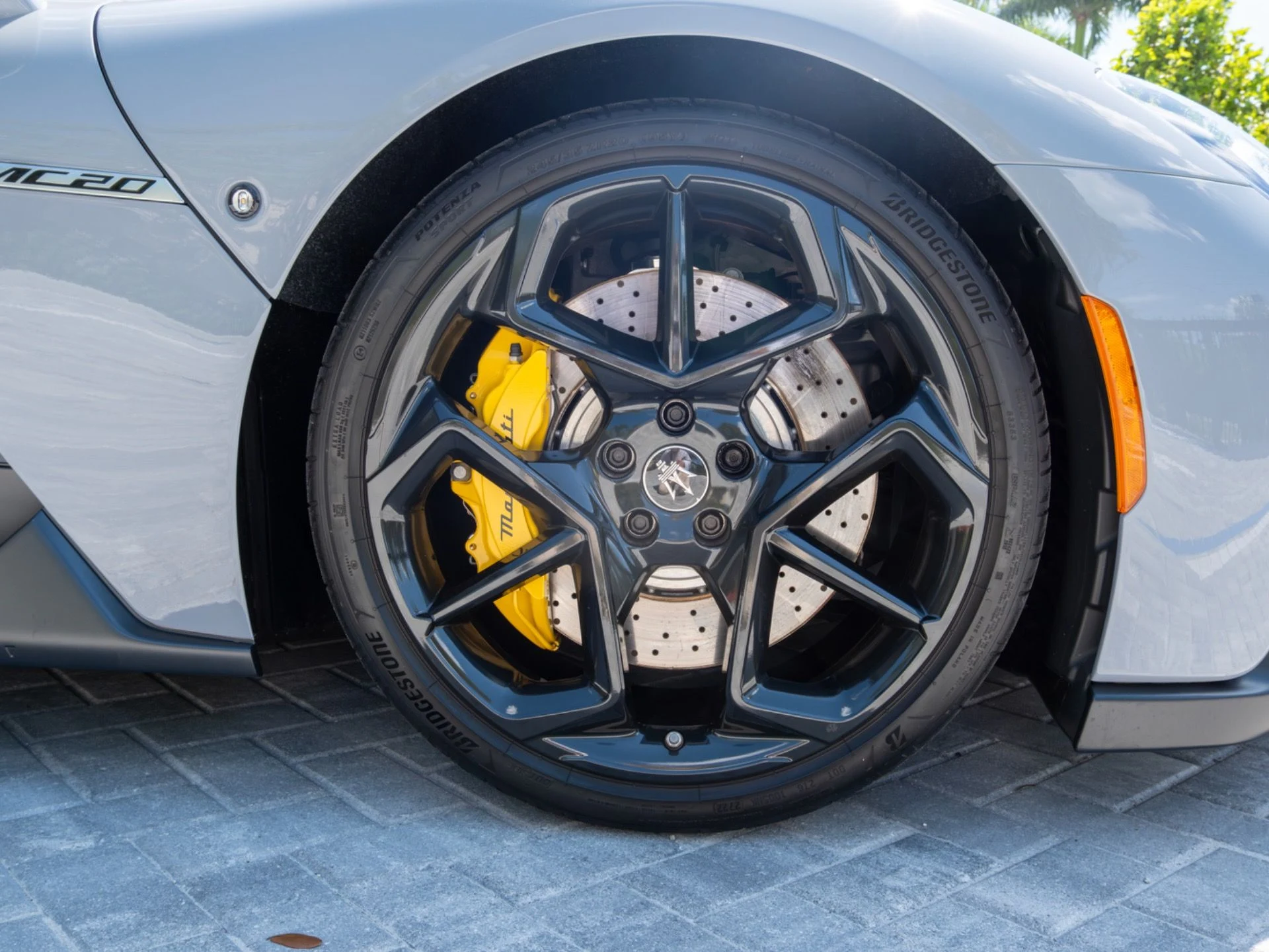 mph012_3571118659_Used_2023_Maserati_MC_20_1774904481_d1784c310d