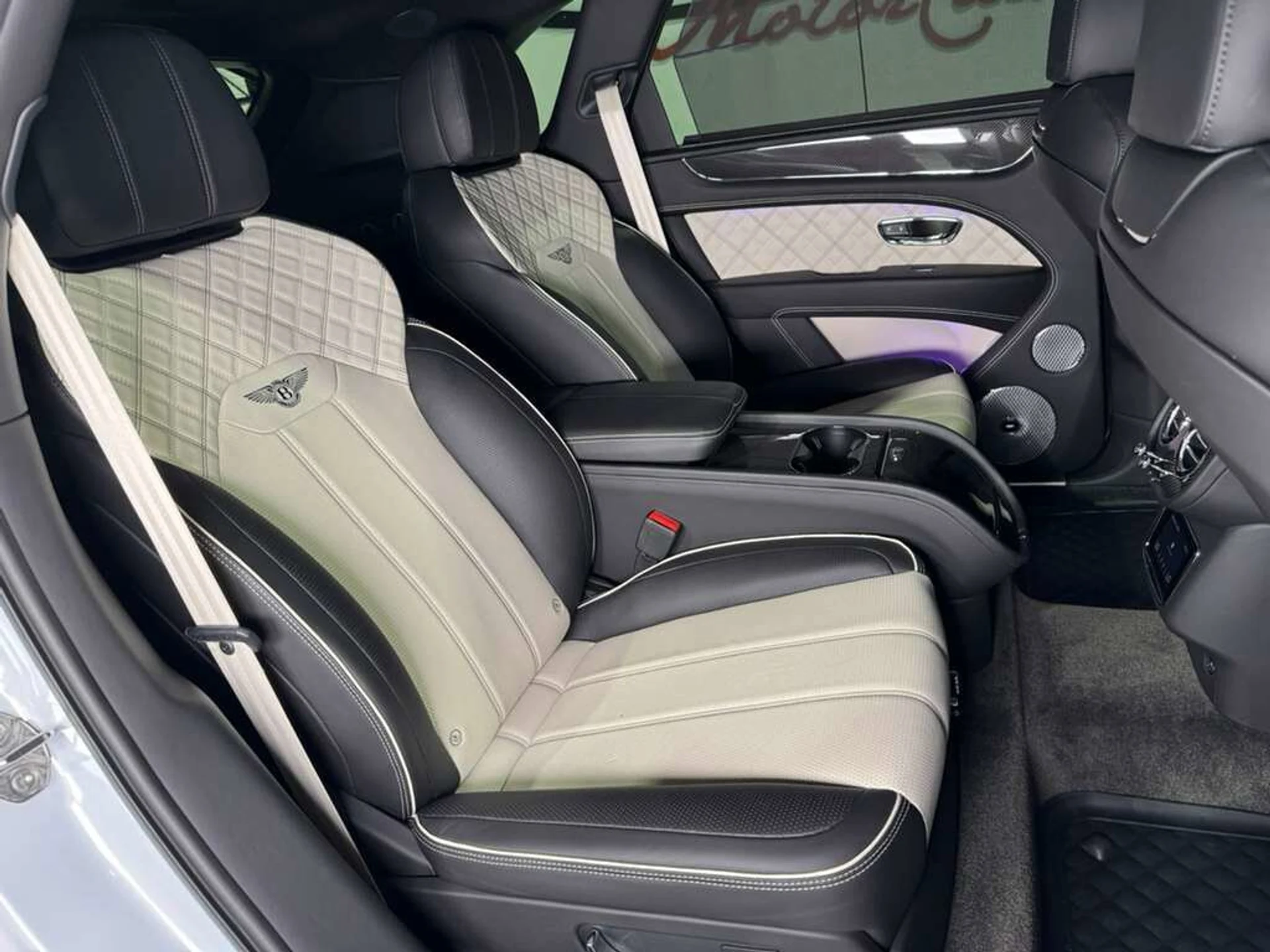 mph012_357237379_e791fa041a49bc9bcc264d5b38144d0e_eb04962dd0