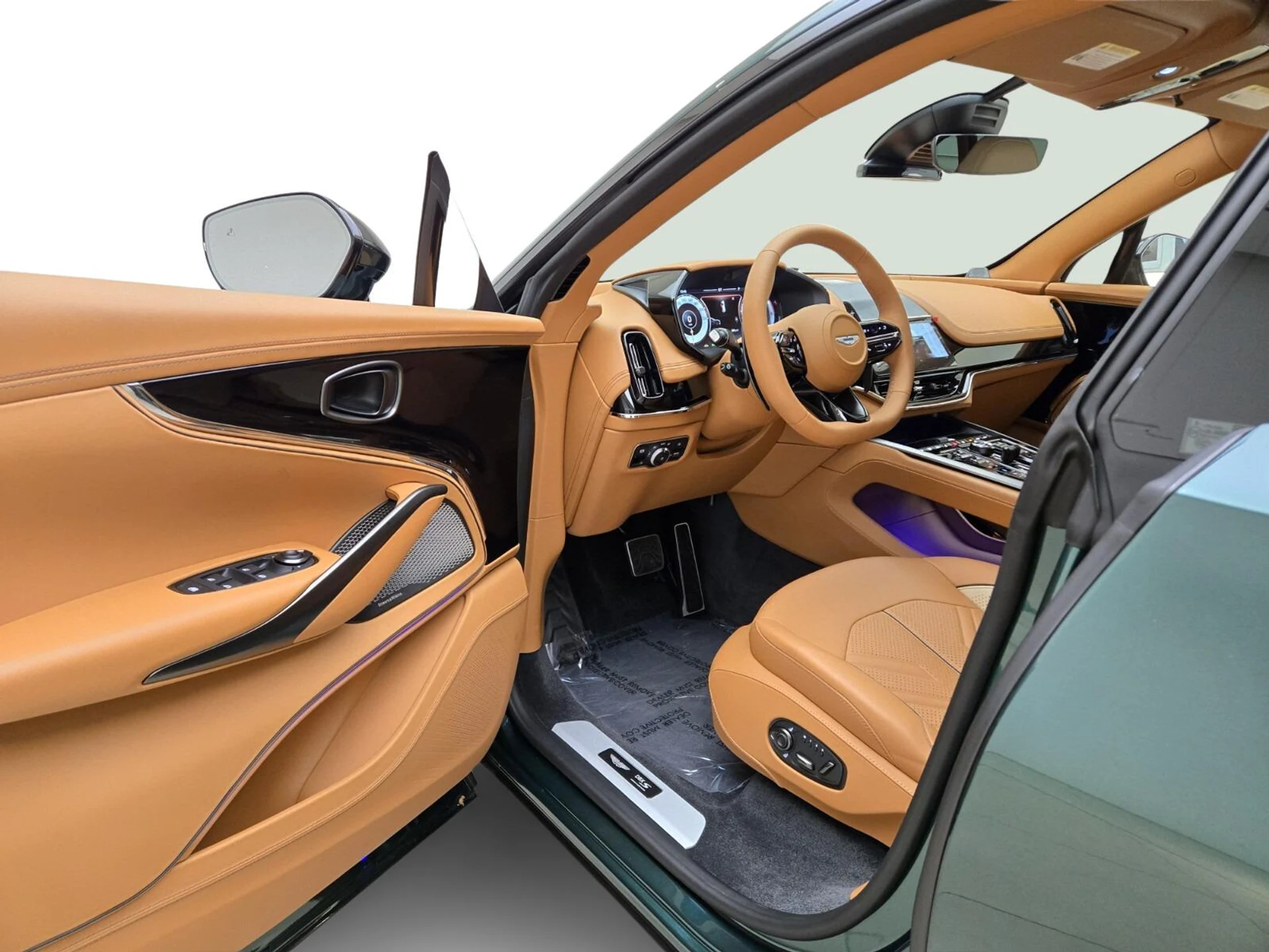 mph012_3575250639_New_2026_Aston_Martin_DBX_1767680335_70865e6bd1