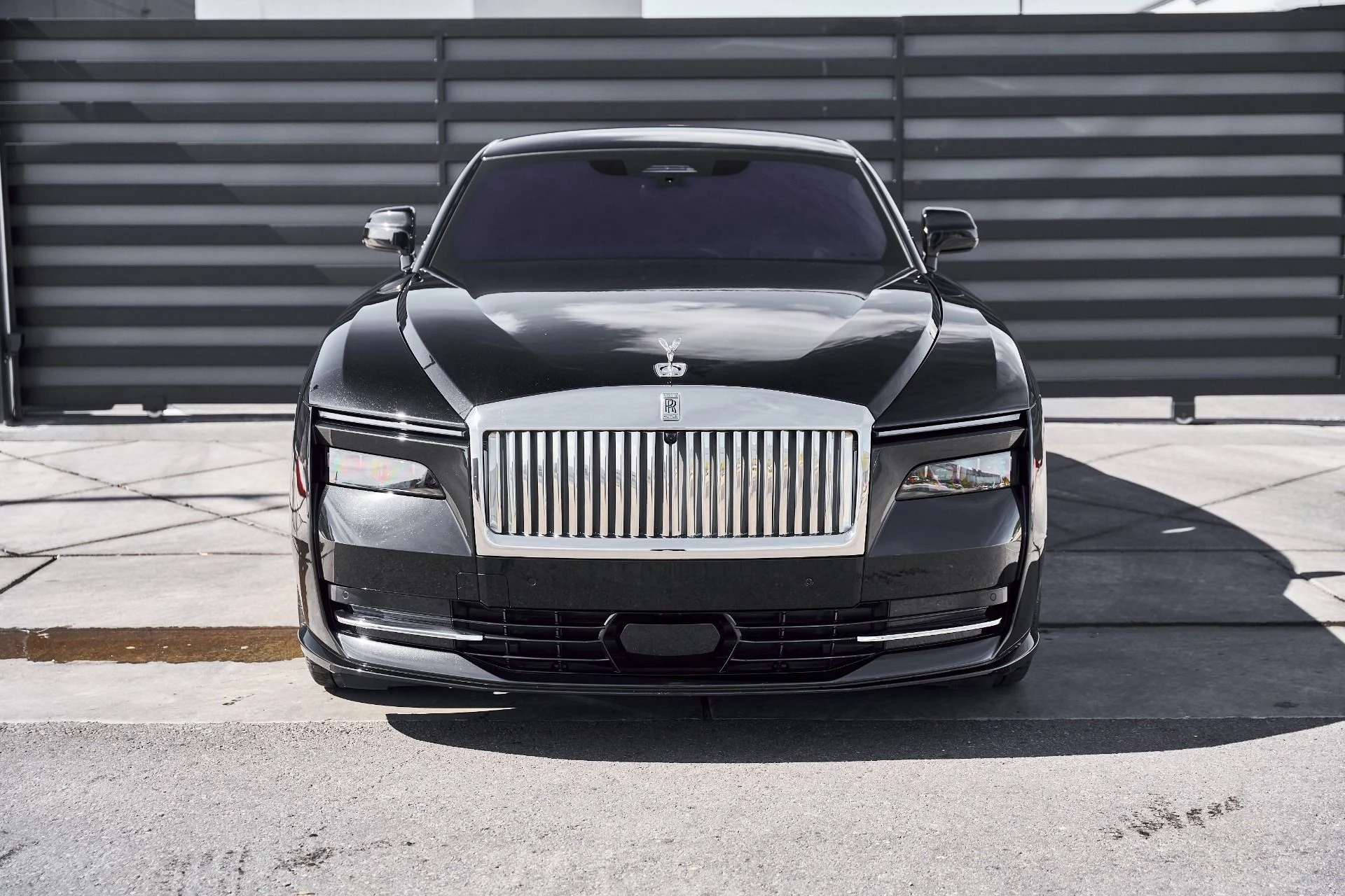 mph012_3587333034_Used_2025_Rolls_Royce_Spectre_Base_1771642437_db087b72d6