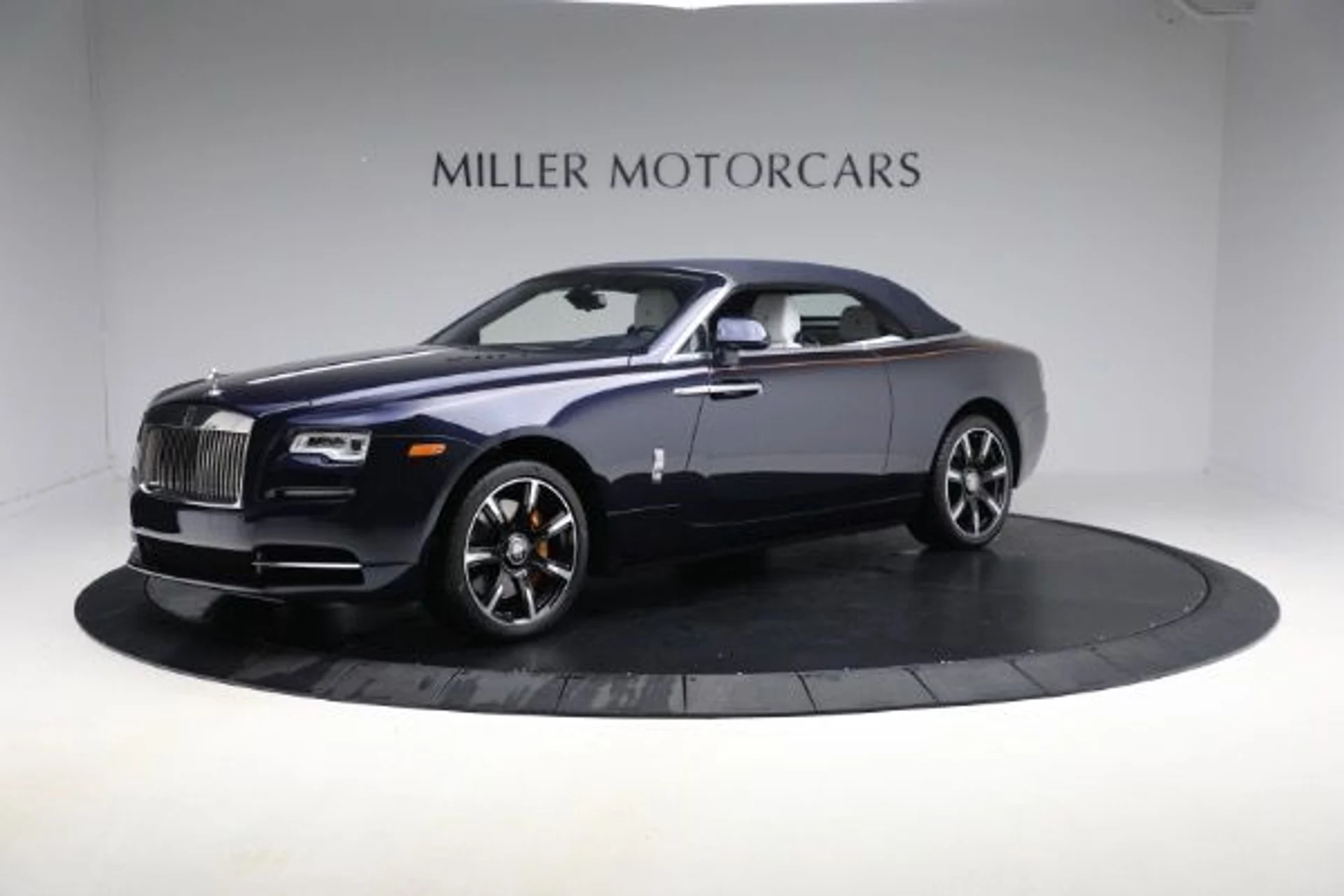 mph012_3592780427_Used_2019_Rolls_Royce_Dawn_fe4e7cf791