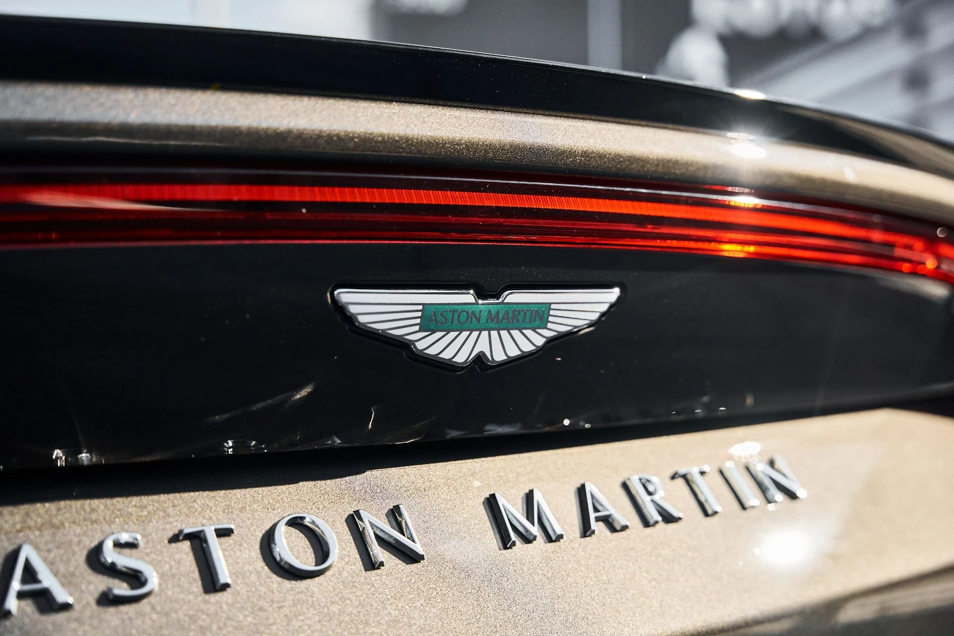 mph012_3593081772_Used_2026_Aston_Martin_Vantage_S_1778102449_275d7cd9fd