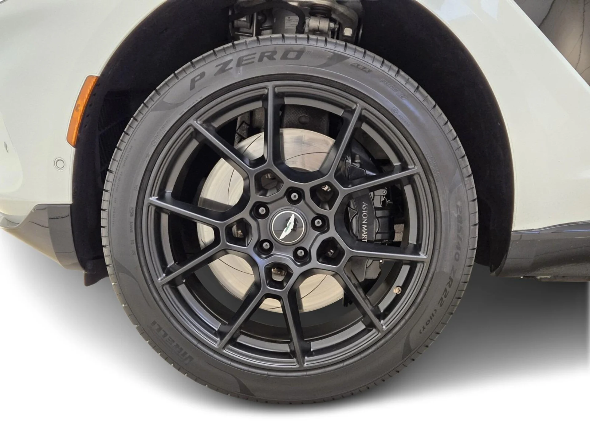 mph012_3598422519_Used_2021_Aston_Martin_DBX_1753164312_5c177b708f