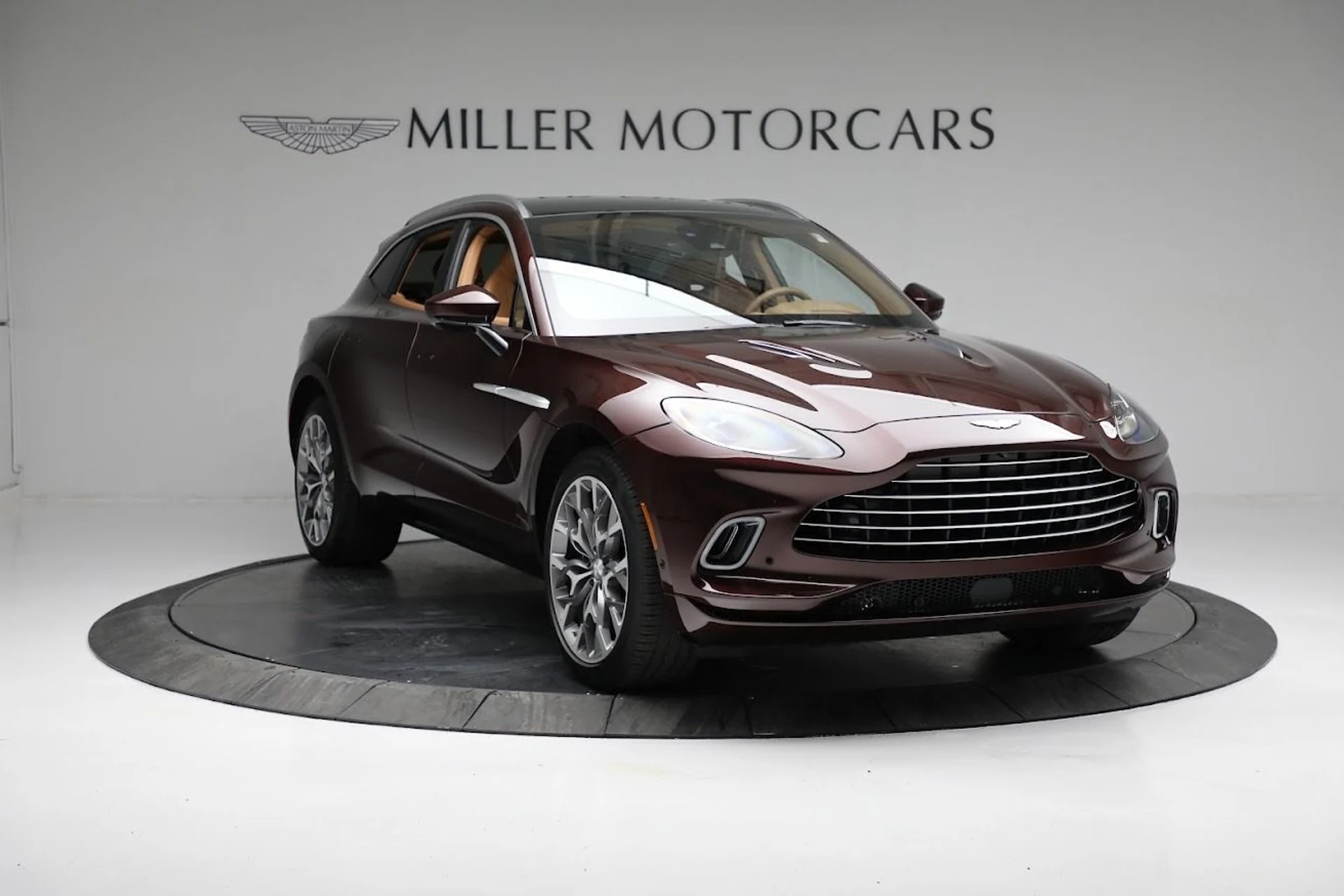 mph012_3604011876_Used_2022_Aston_Martin_DBX_d790da5beb