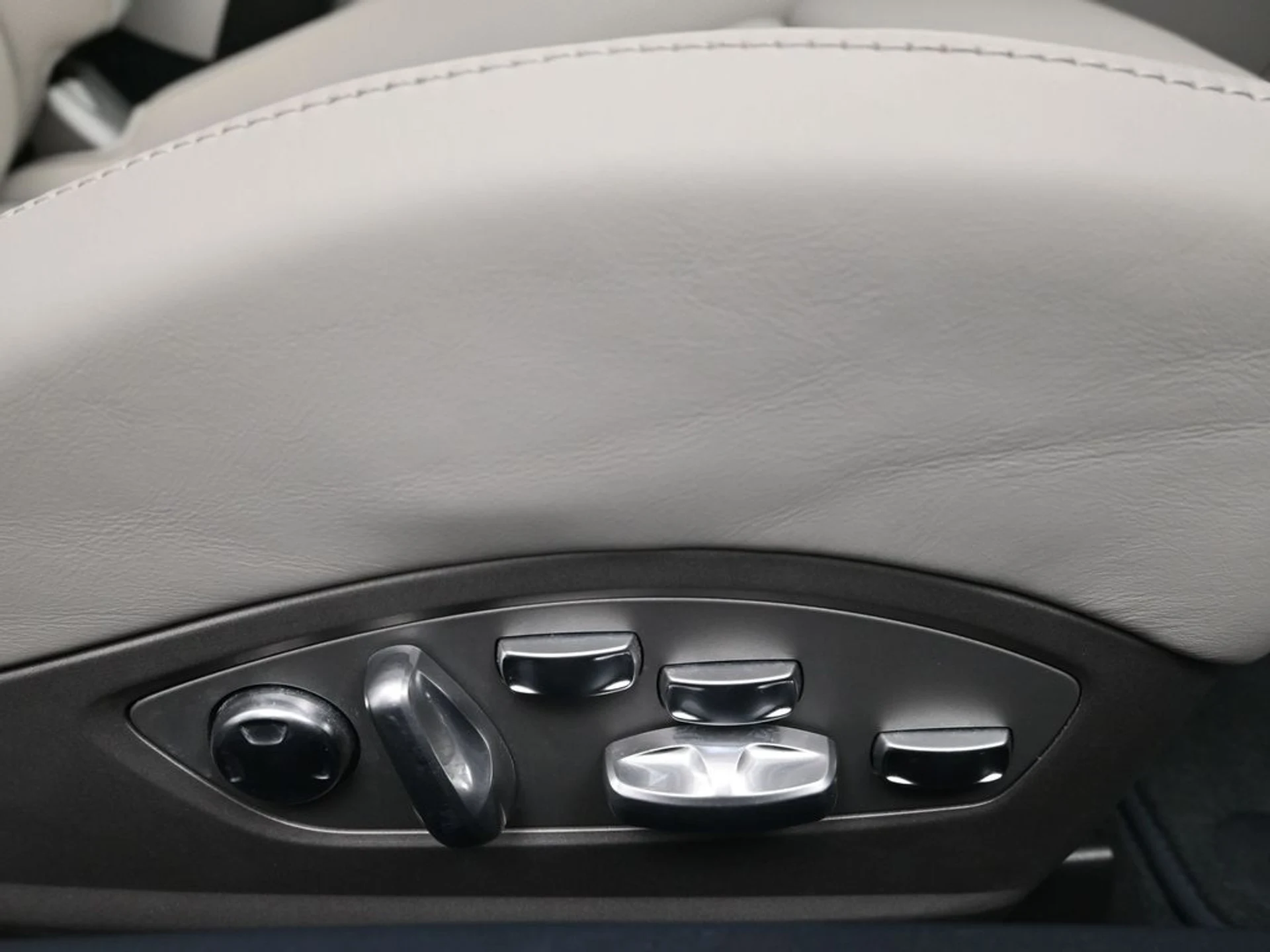 mph012_3604660849_59b3cb3a8e0537891a1355213315f63dx_90a2377a17