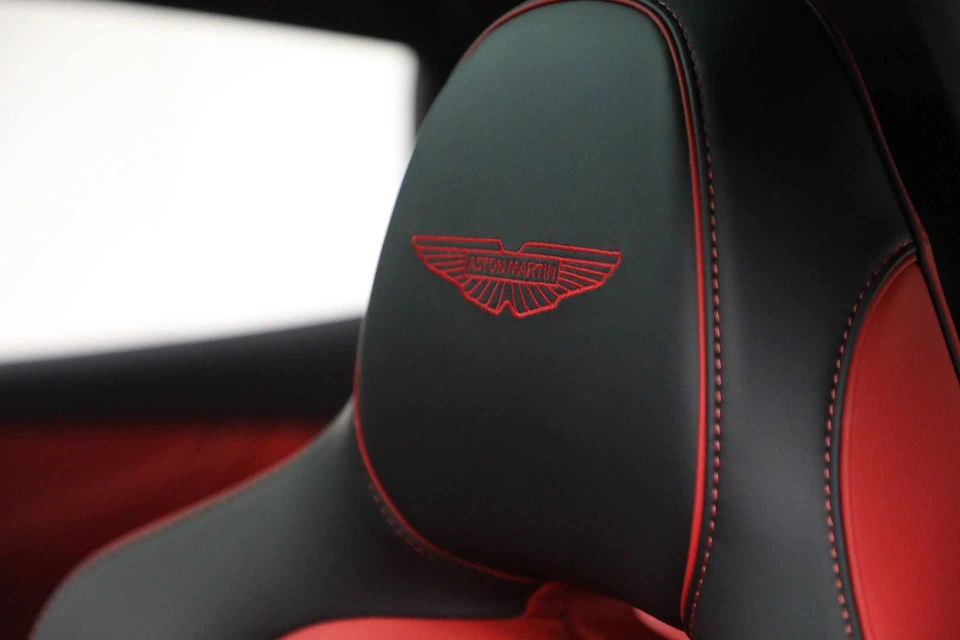 mph012_3610633992_New_2025_Aston_Martin_DBX_707_53eedcd0f8