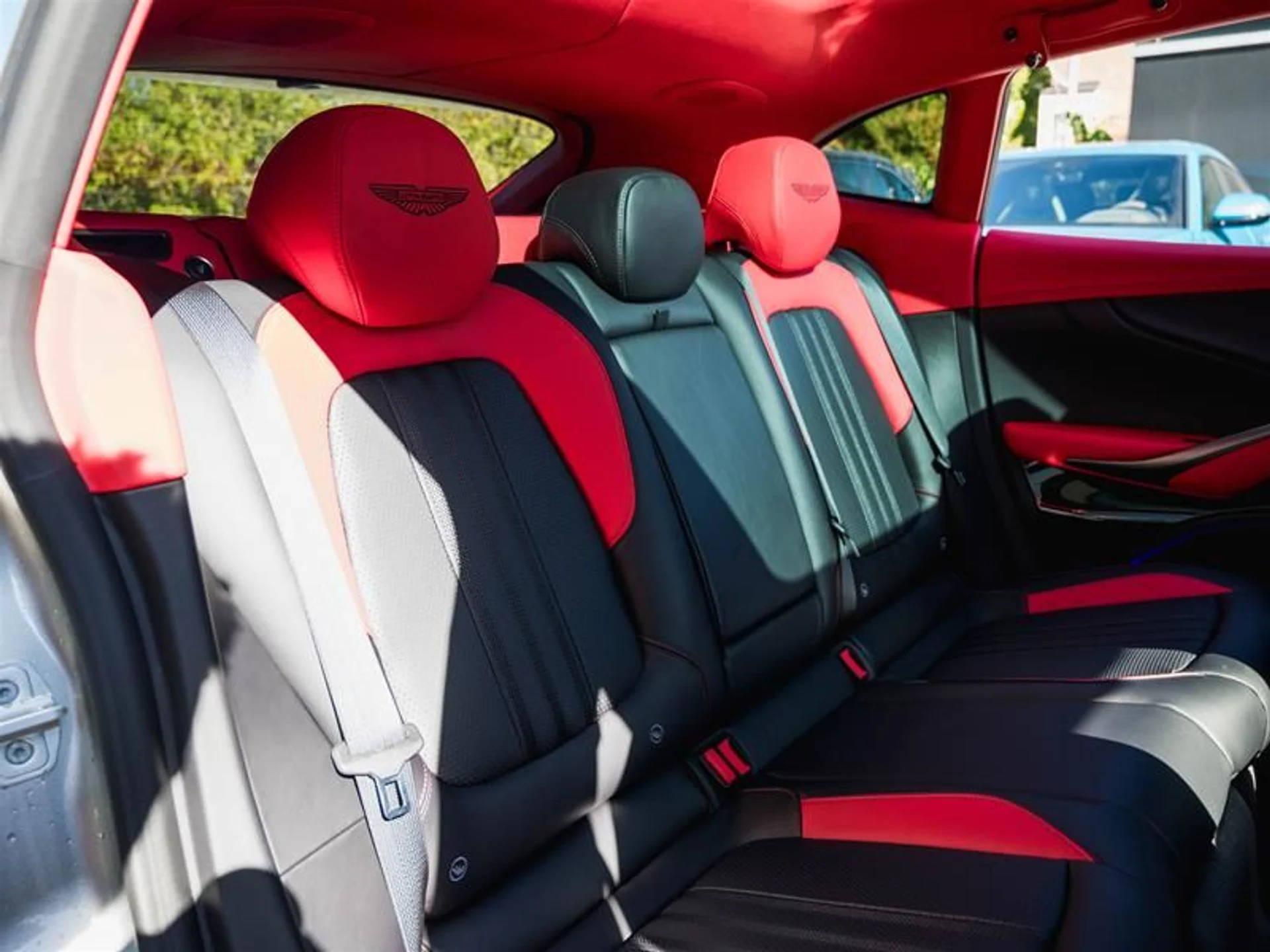 mph012_361445398_hkyzak0e_69ead3f504