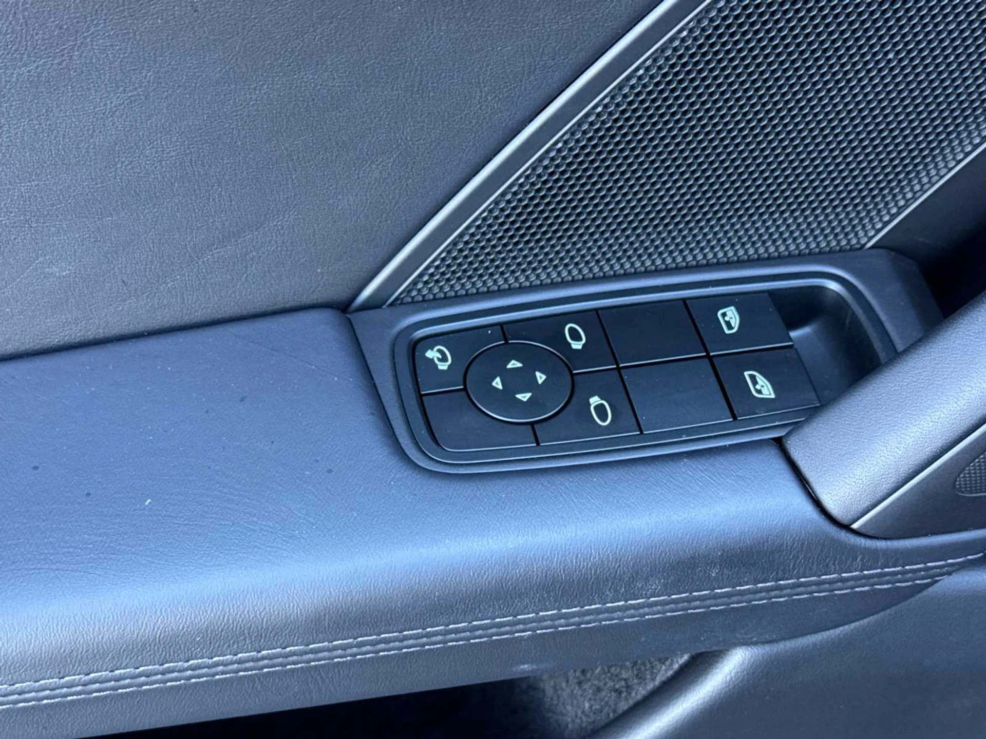 mph012_3614640454_e37385002325fdf0c7142de4d36c5b11x_f8b2c6d0a5