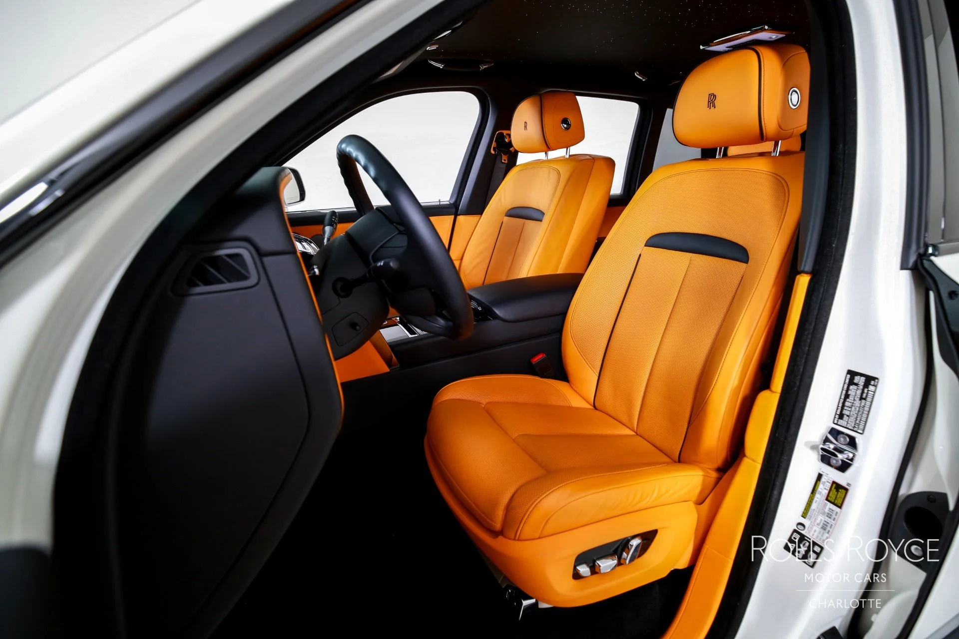 mph012_3623919808_Used_2025_Rolls_Royce_Cullinan_1765396756_9c6faed8be