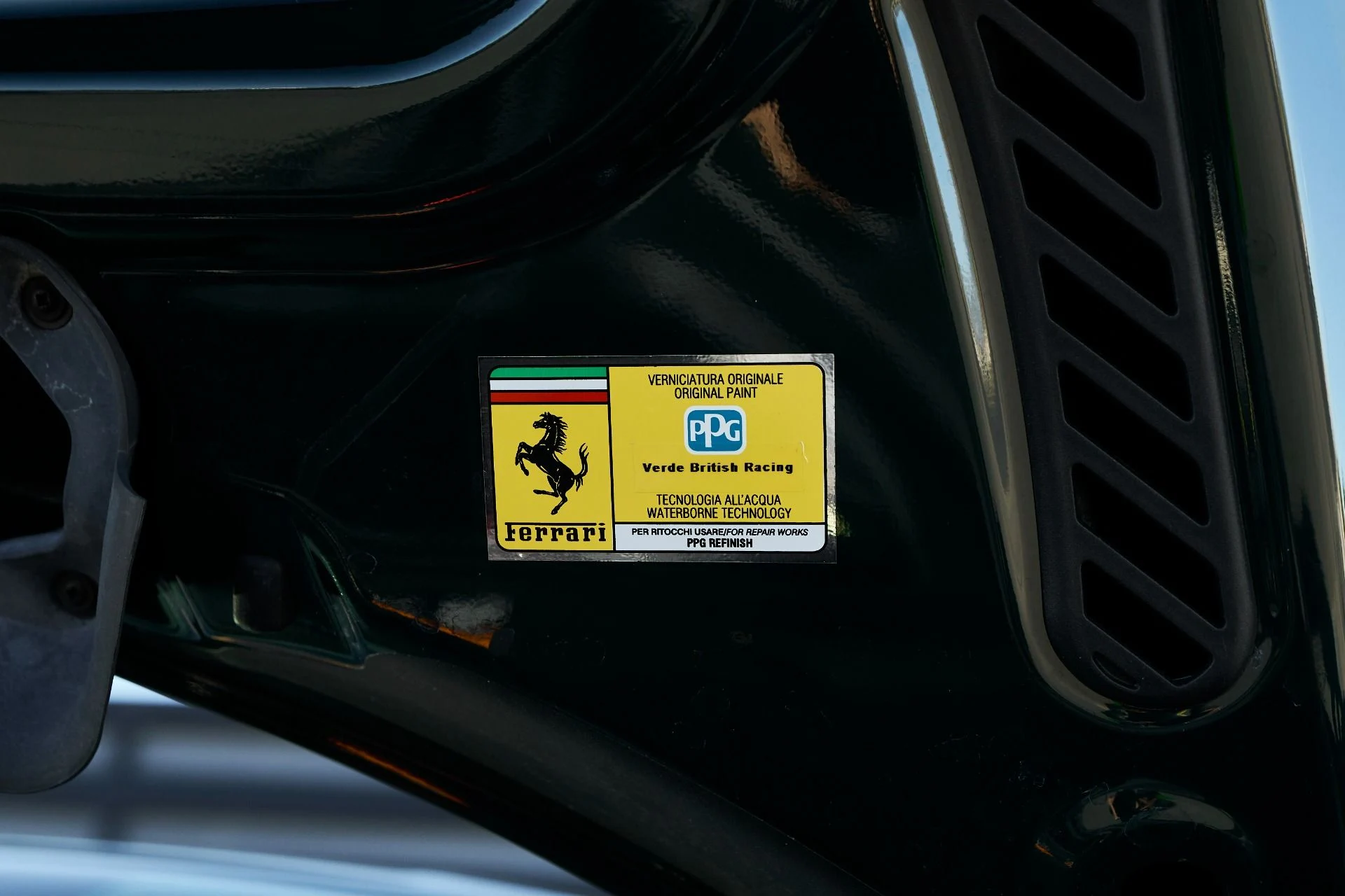 mph012_3627126243_Used_2022_Ferrari_F8_Tributo_Base_1765662007_867e0fe510