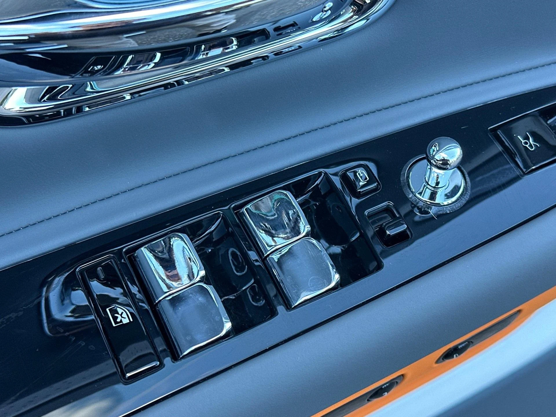 mph012_3627633518_New_2026_Rolls_Royce_Spectre_1763565073_d97b9575eb