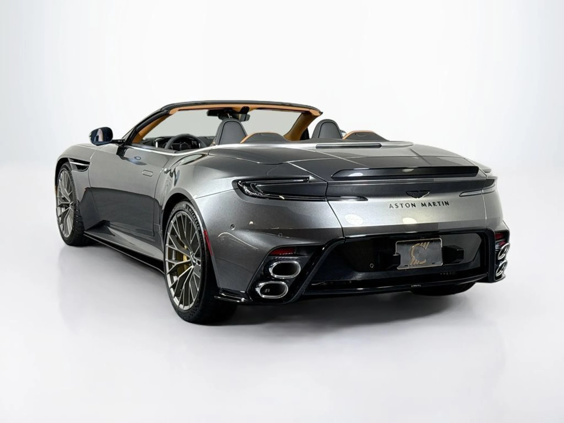 mph012_3630844882_new_2026_aston_martin_db12_s_volante_11350_23037477_13_1024_95166d9927