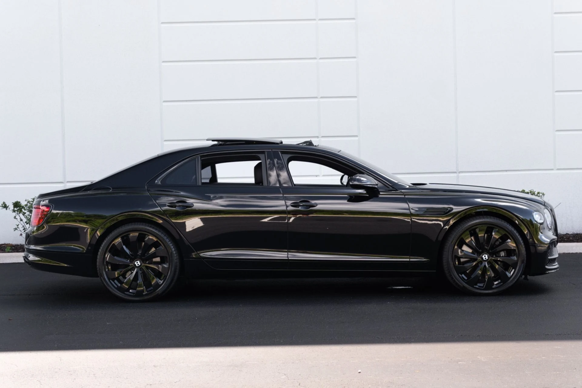 mph012_3631979746_Used_2023_Bentley_Flying_Spur_S_V8_1778782784_ab6ec59103
