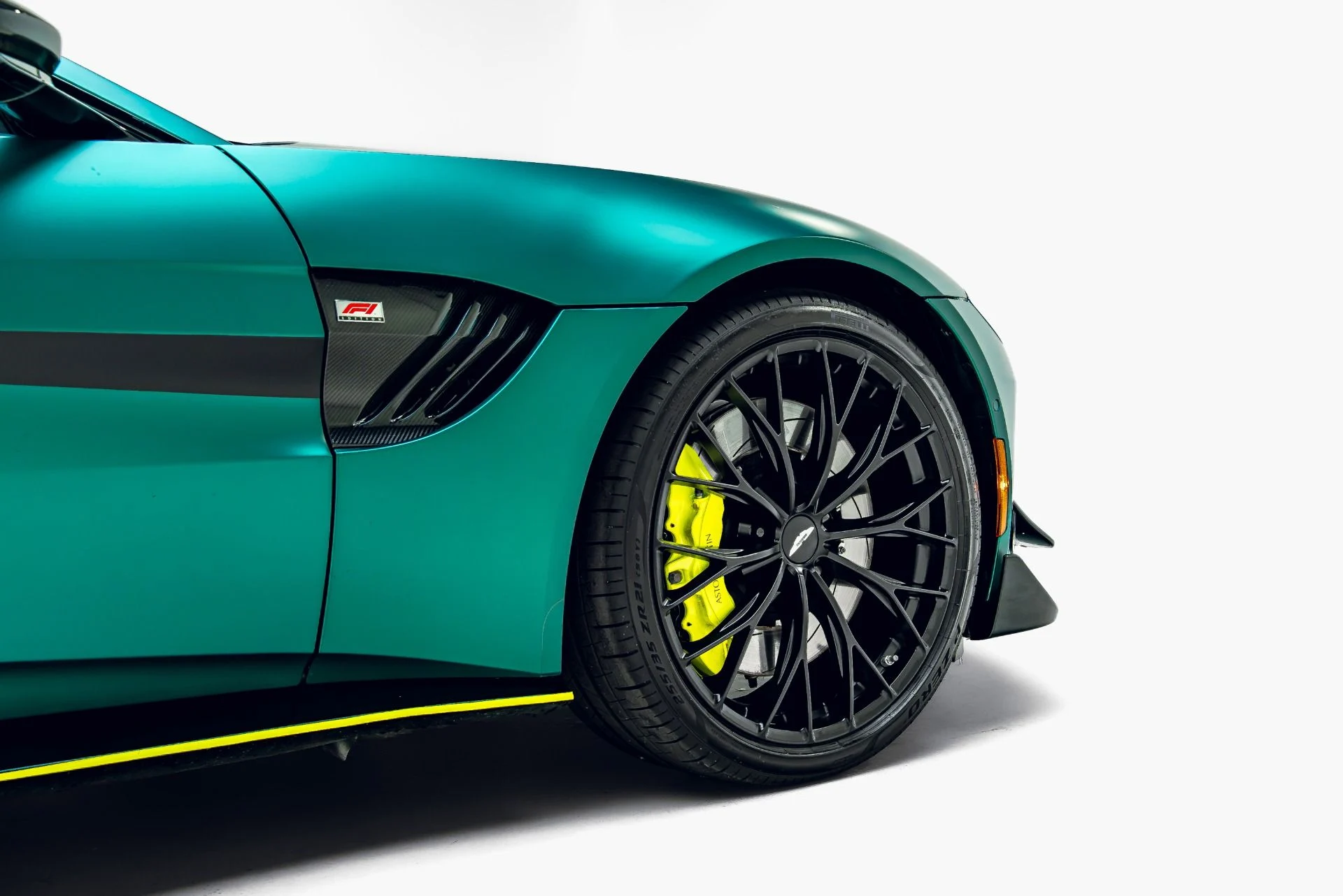 mph012_363229134_Used_2023_Aston_Martin_Vantage_F1_Edition_1783661160_91e2df8131