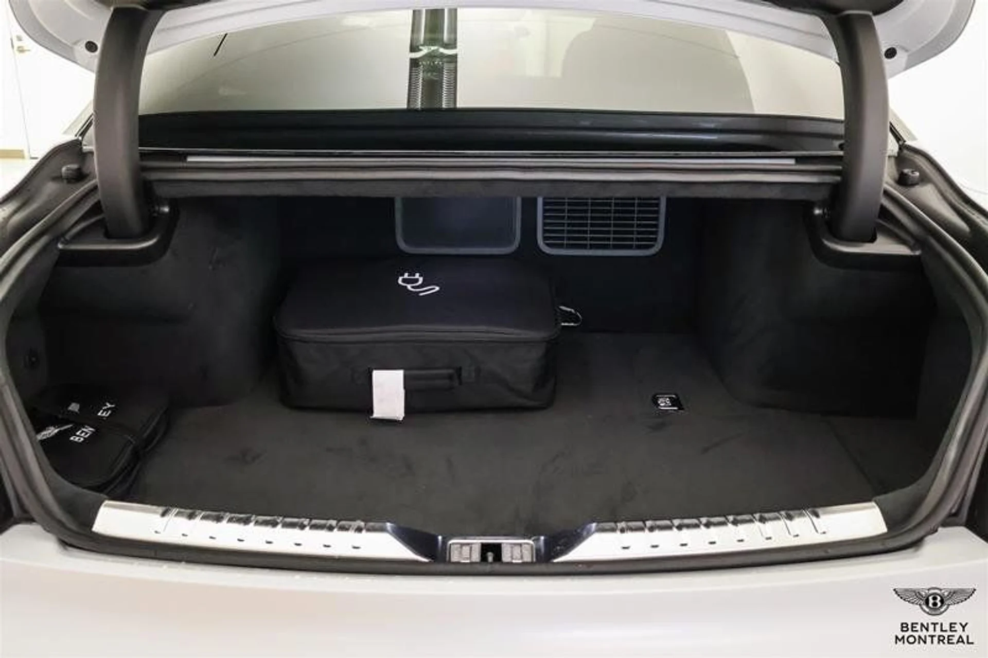 mph012_3635529985_37564285_08786_11289084_1563549747_2794369ae4