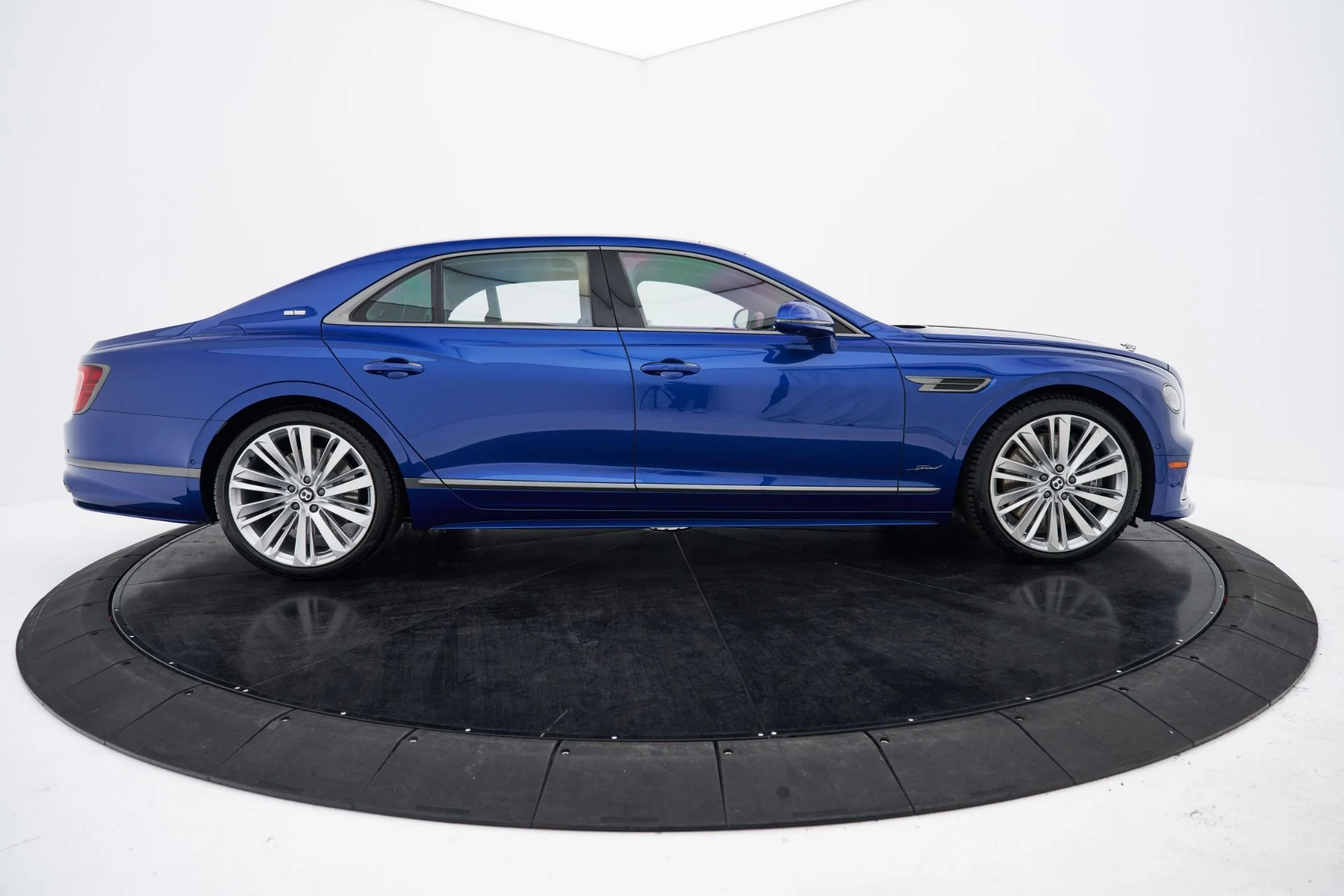 mph012_3638681048_Used_2025_Bentley_Flying_Spur_Speed_1792601133_d8a719ea8b