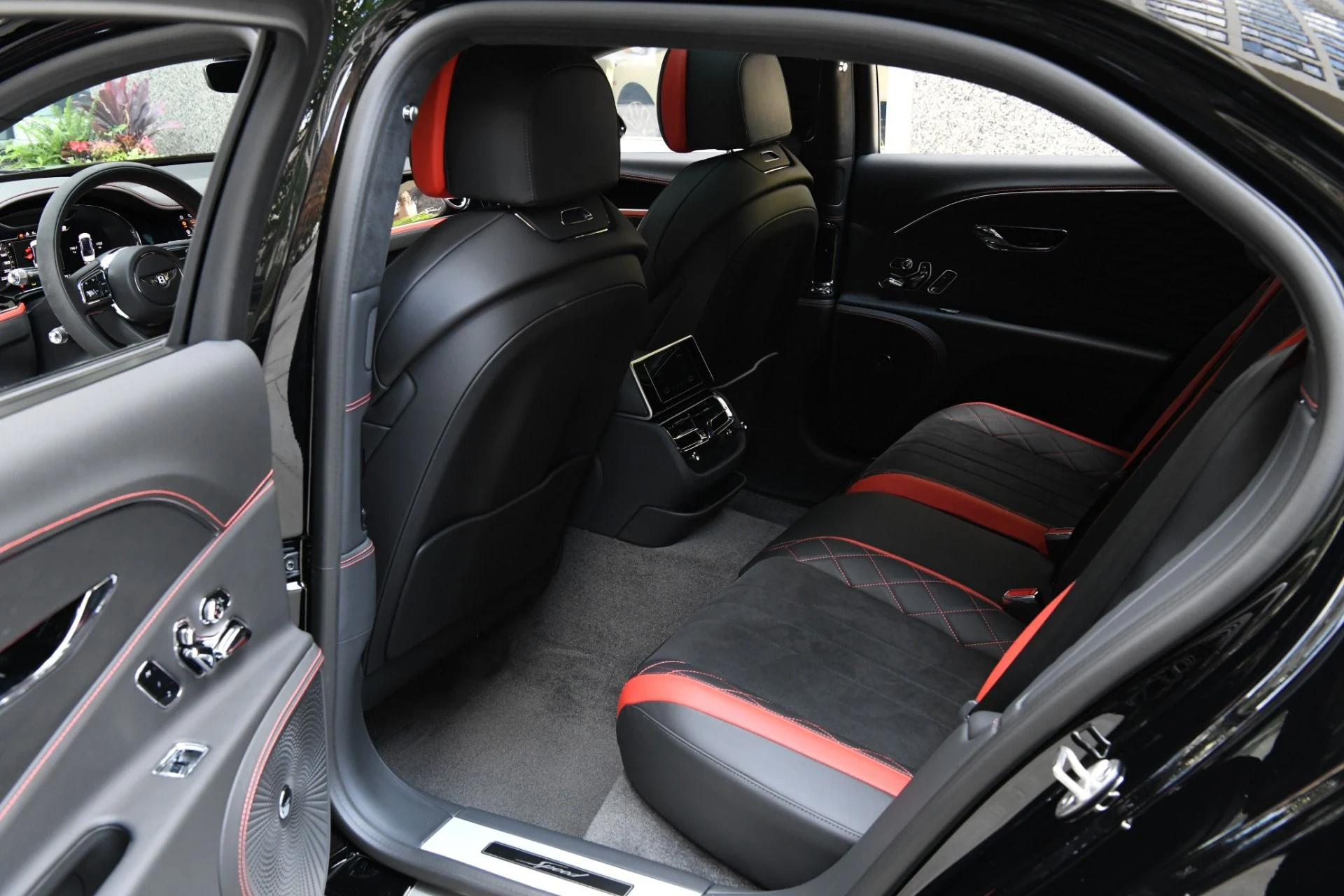 mph012_3644058075_Used_2024_Bentley_Flying_Spur_Speed_1751398472_2d46978c0f