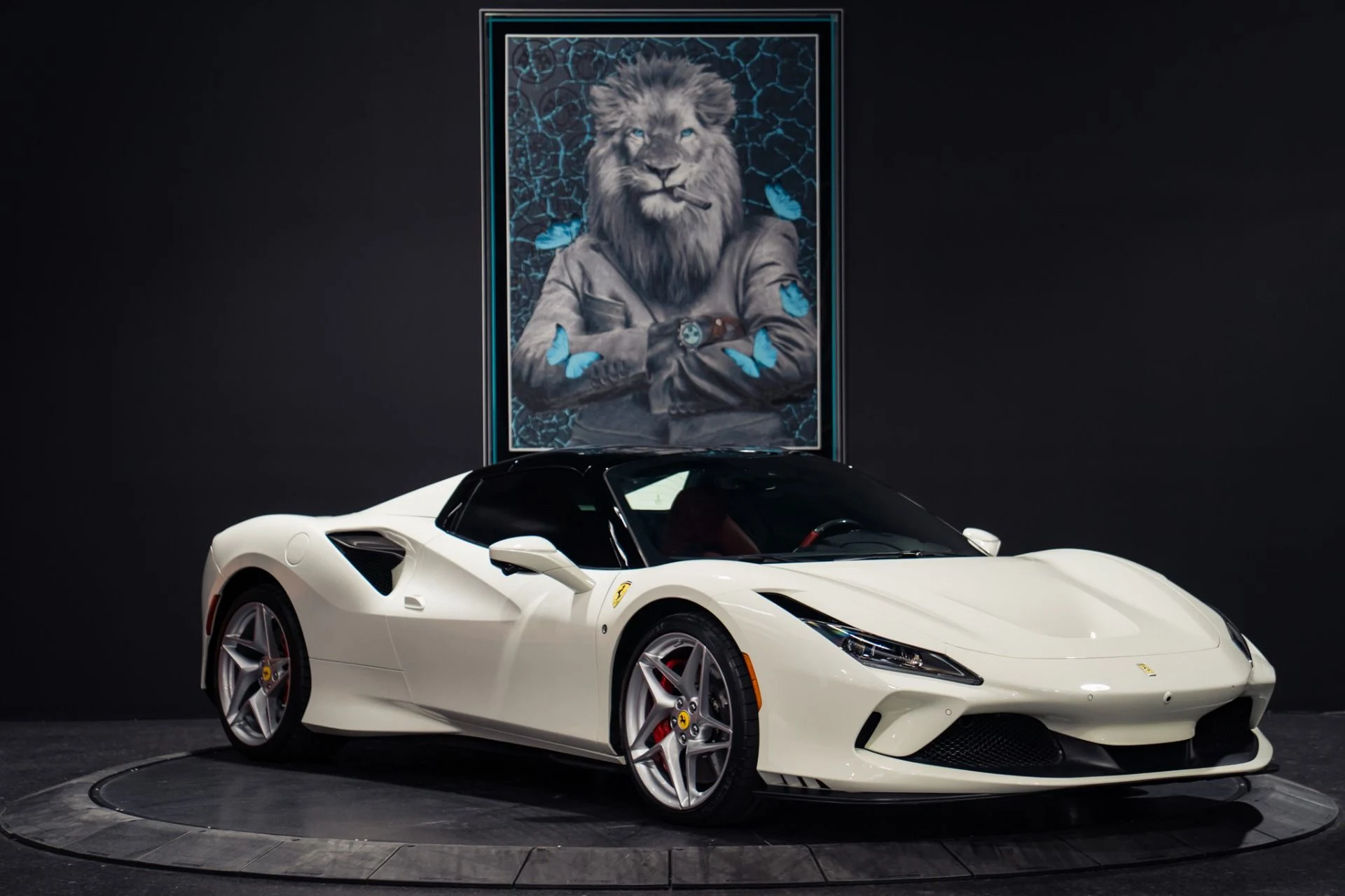 mph012_3644908595_Used_2023_Ferrari_F8_Spider_Passenger_Display_Front_Lift_1786468942_988587a713