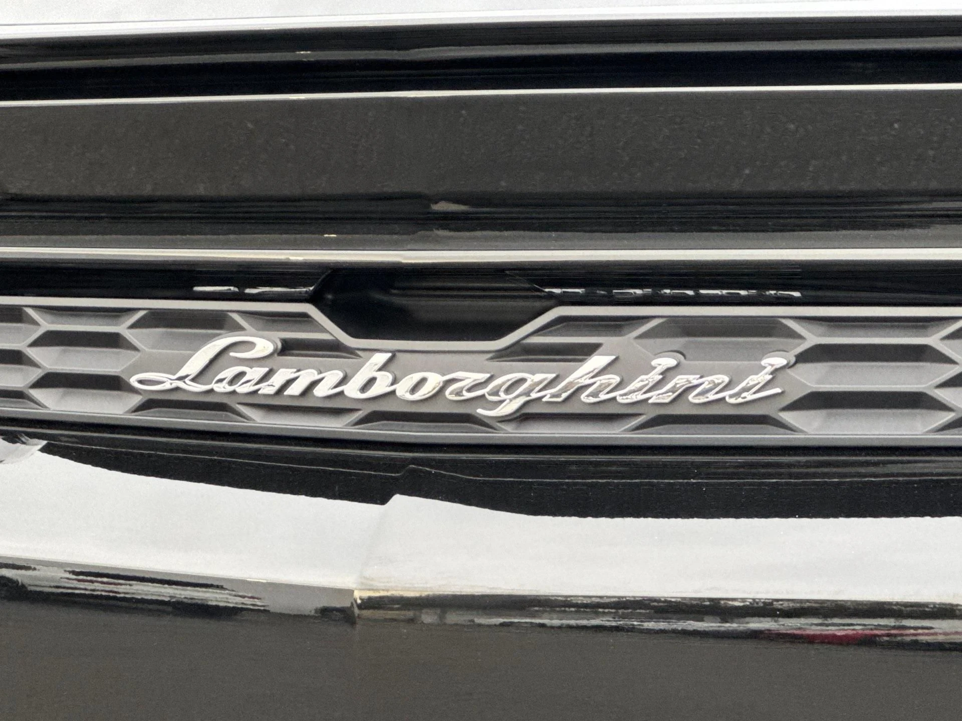 mph012_3647933379_New_2025_Lamborghini_Urus_SE_1770719341_a379c07d6e