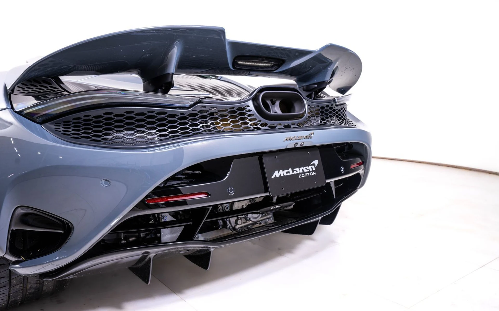 mph012_3649909892_9d4c3740f7709b8ecdc191c0d8458821x_75f730f4dd